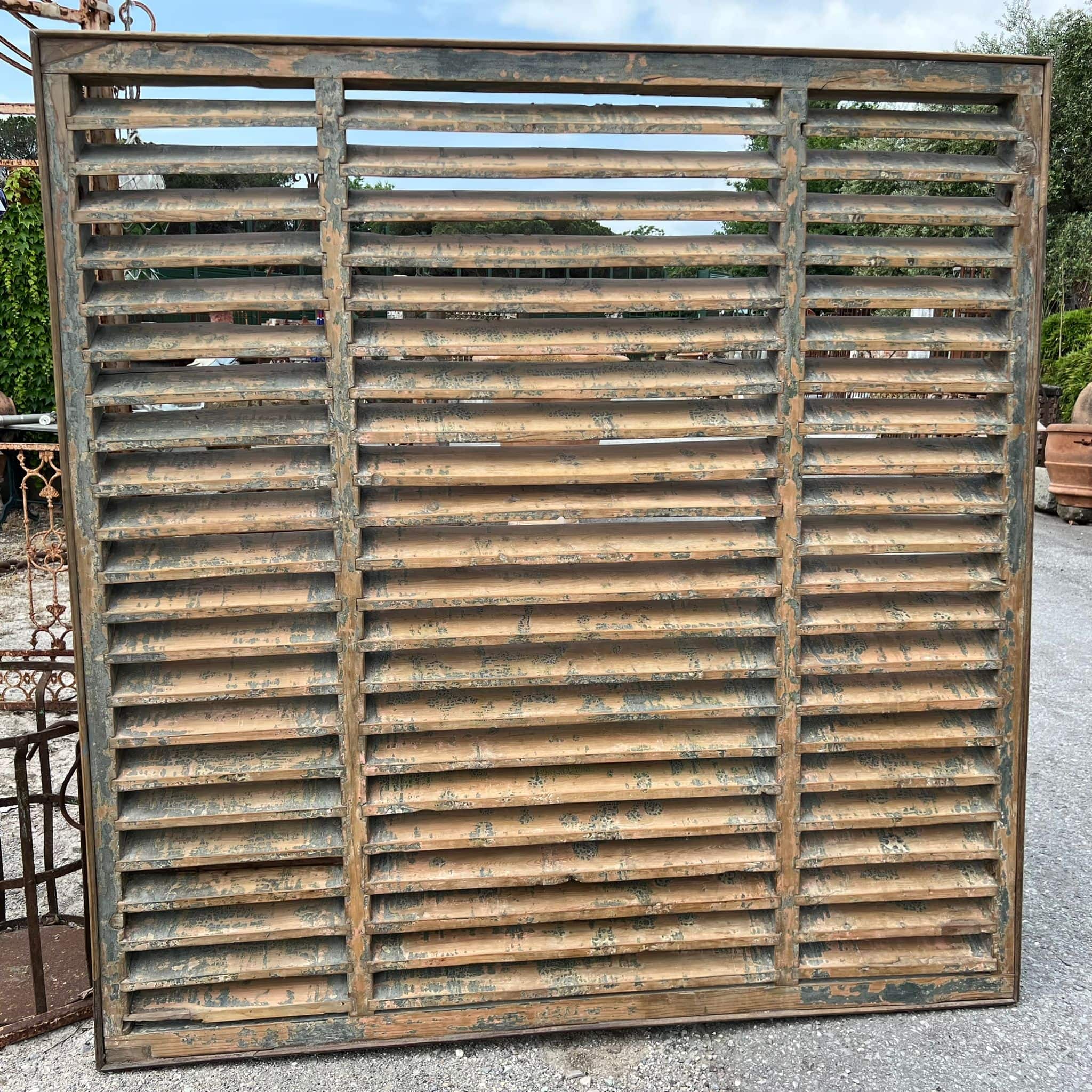 Coppia di persiane in legno