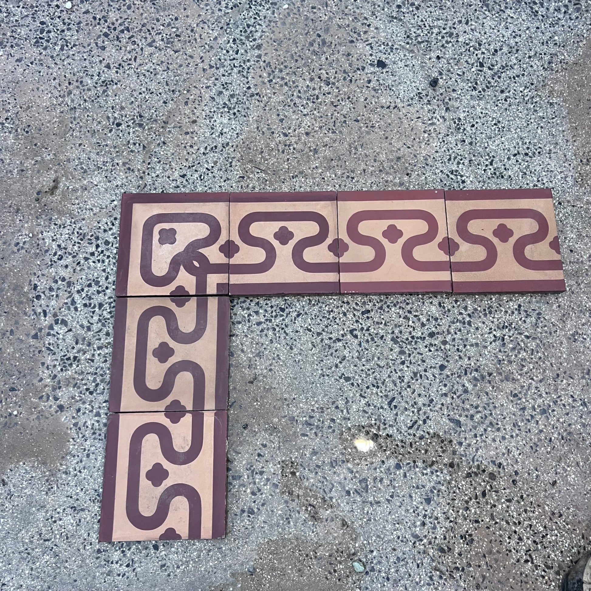 Cornice di cementina