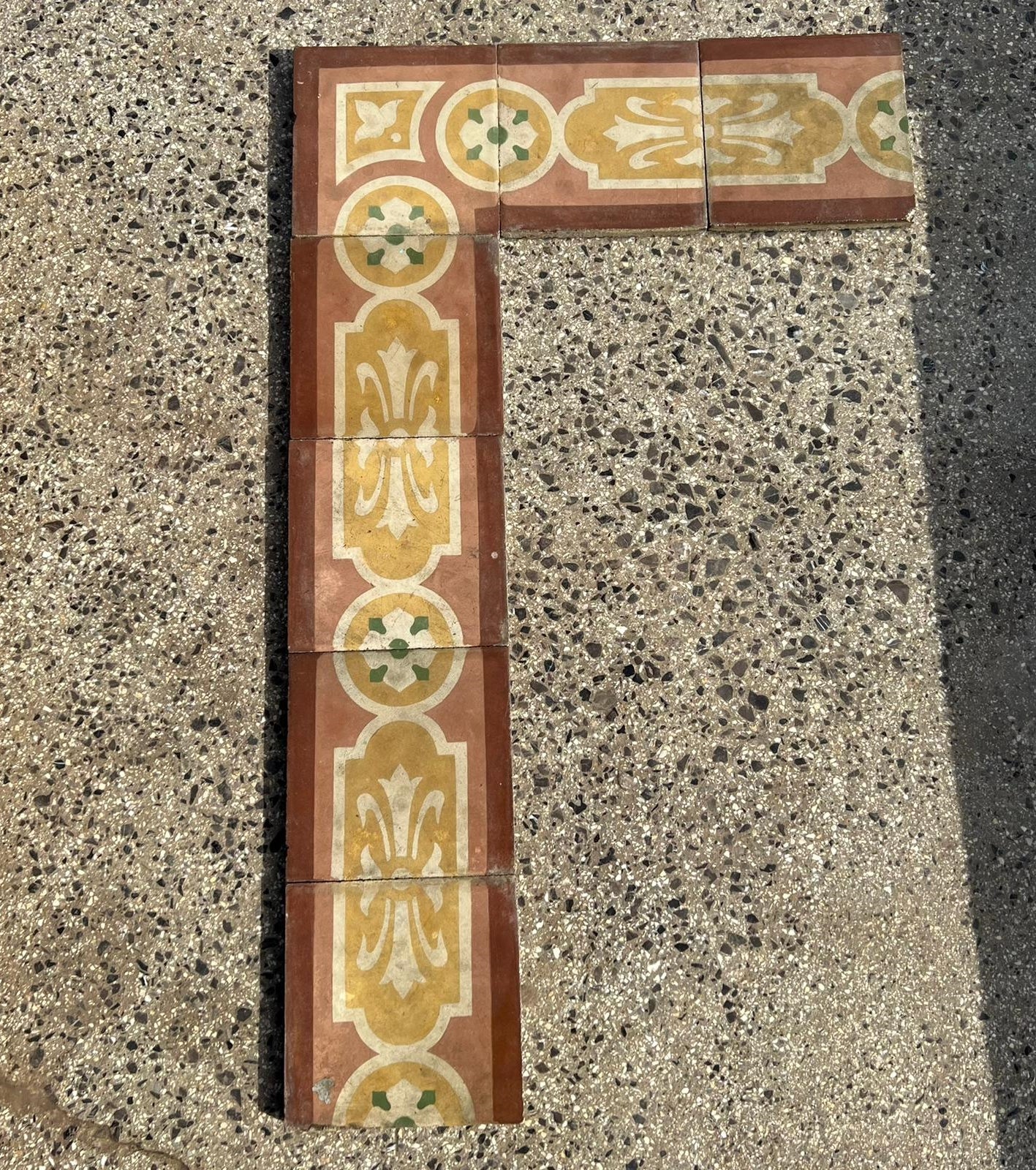 Cornice di pastina colorata 
