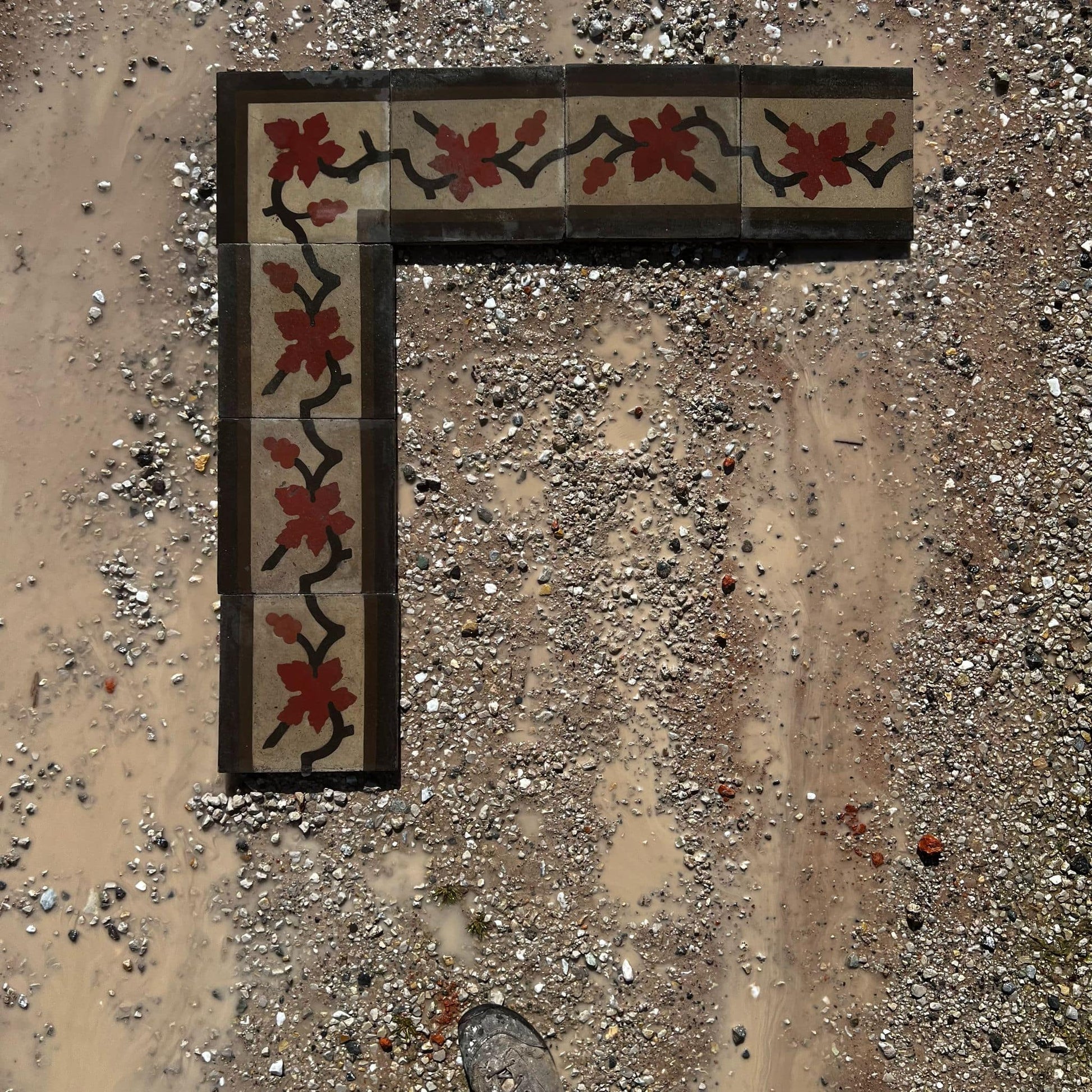 Cornice di vecchie cementine 