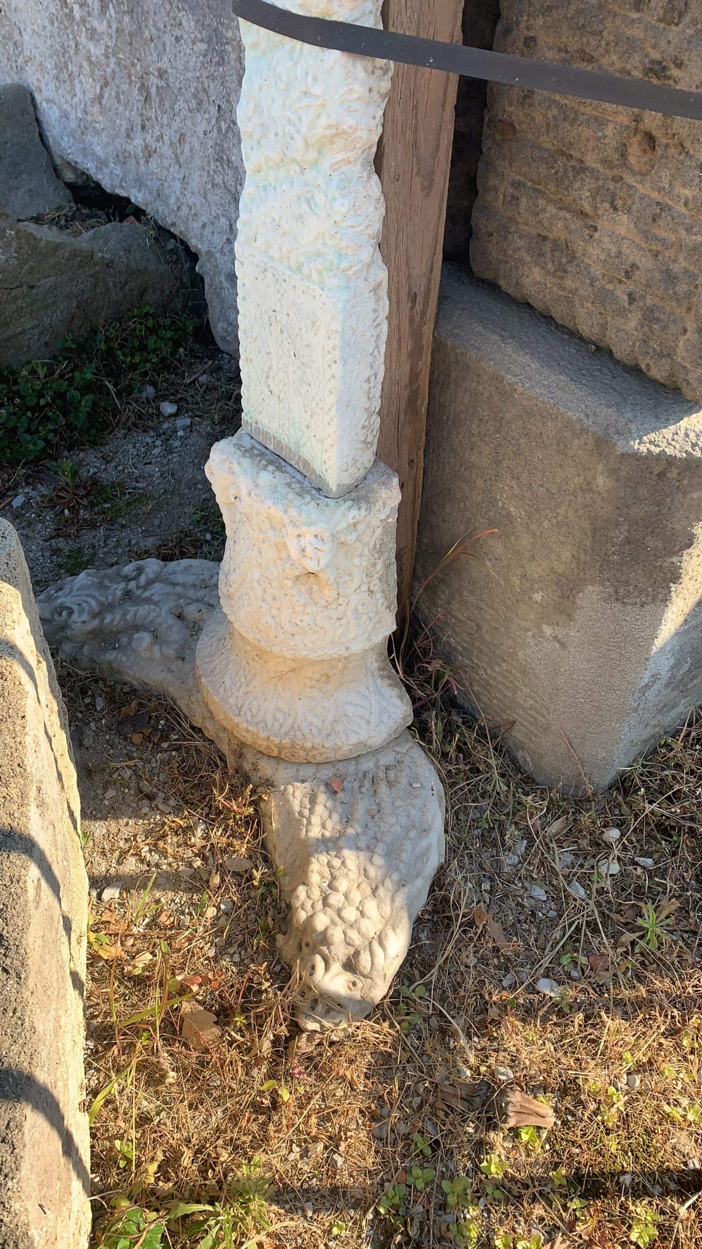 Dettagli base fontane a muro 