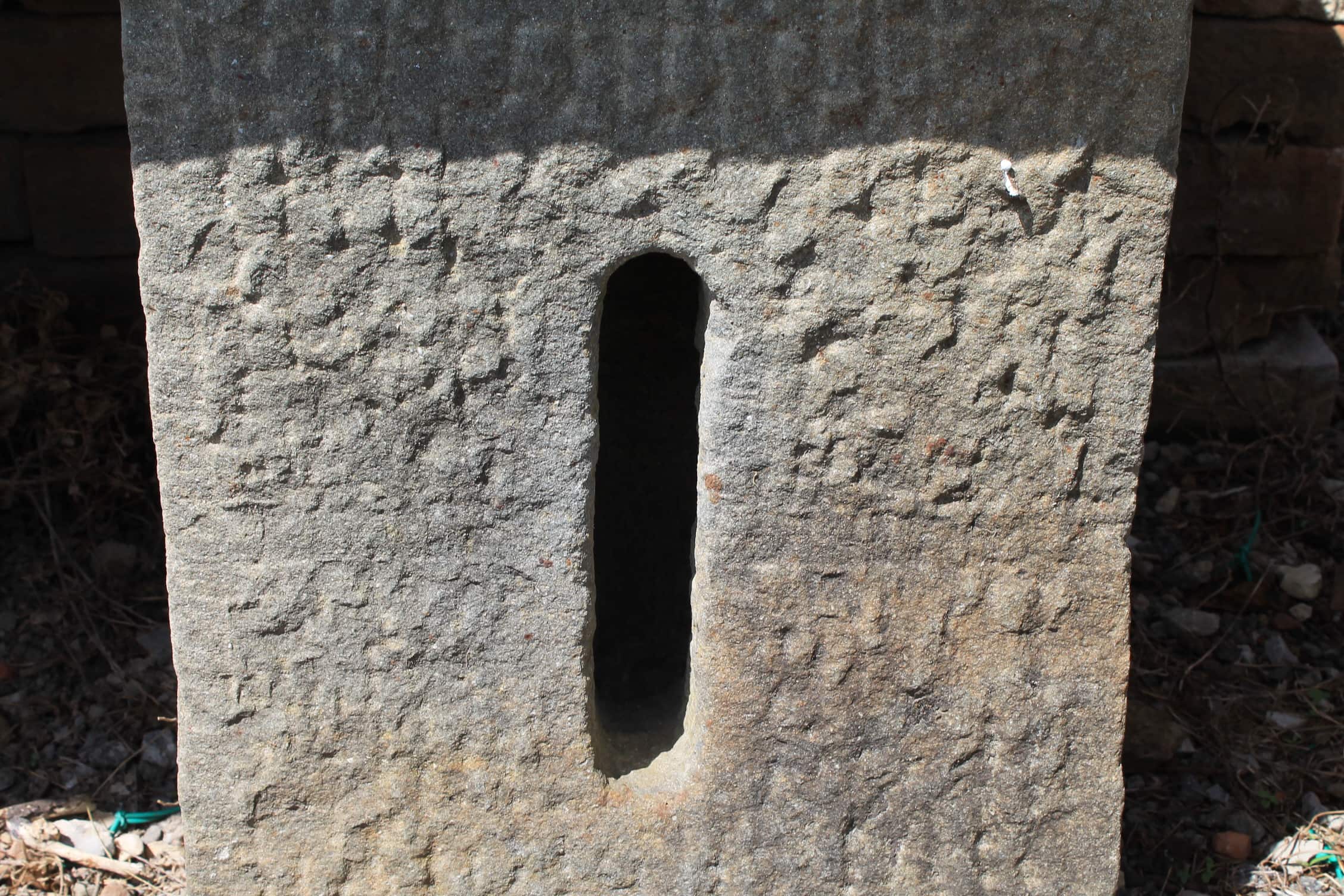 Dettagli caditoia di pietra 