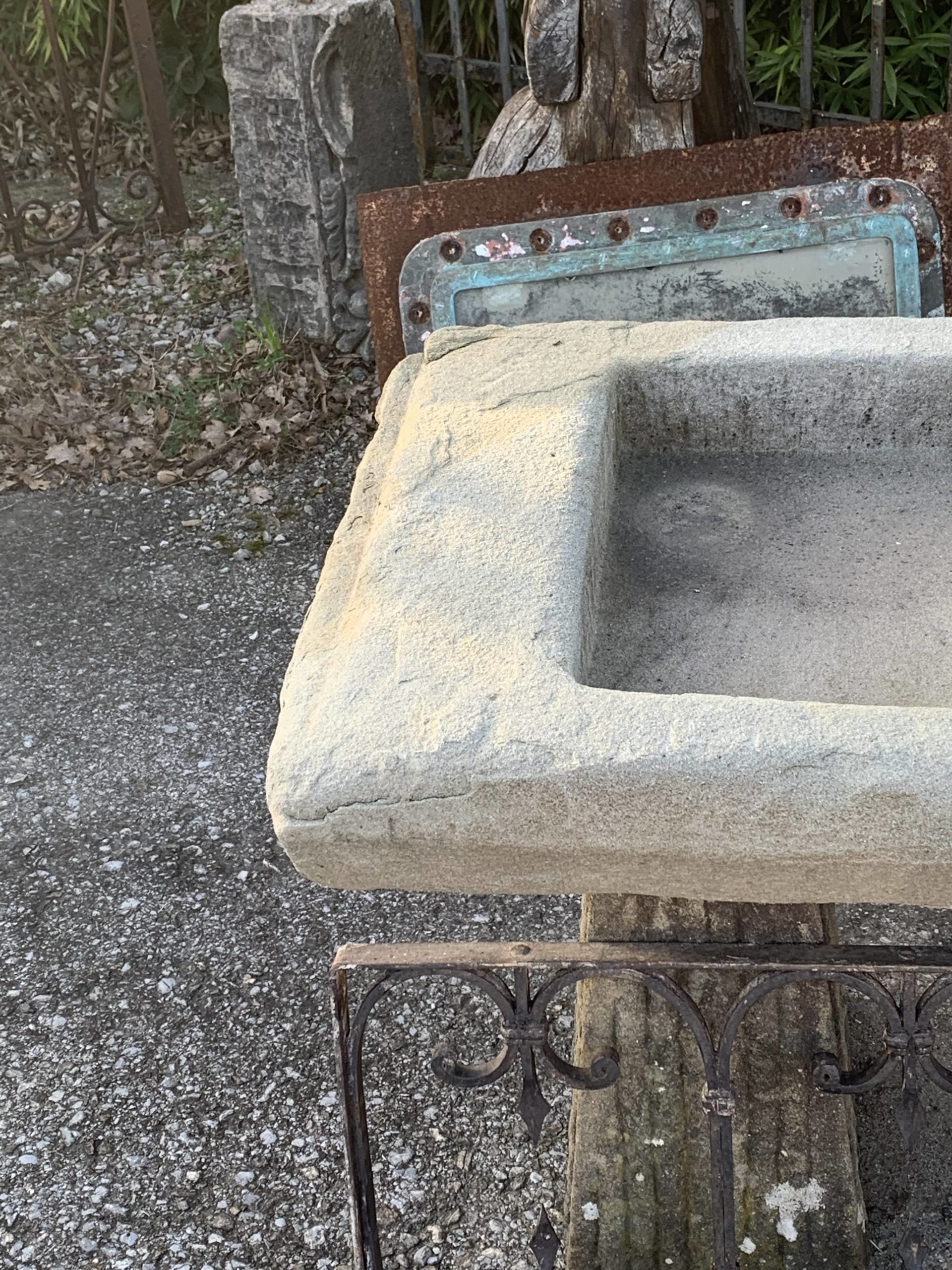 Dettagli lavandino di pietra 
