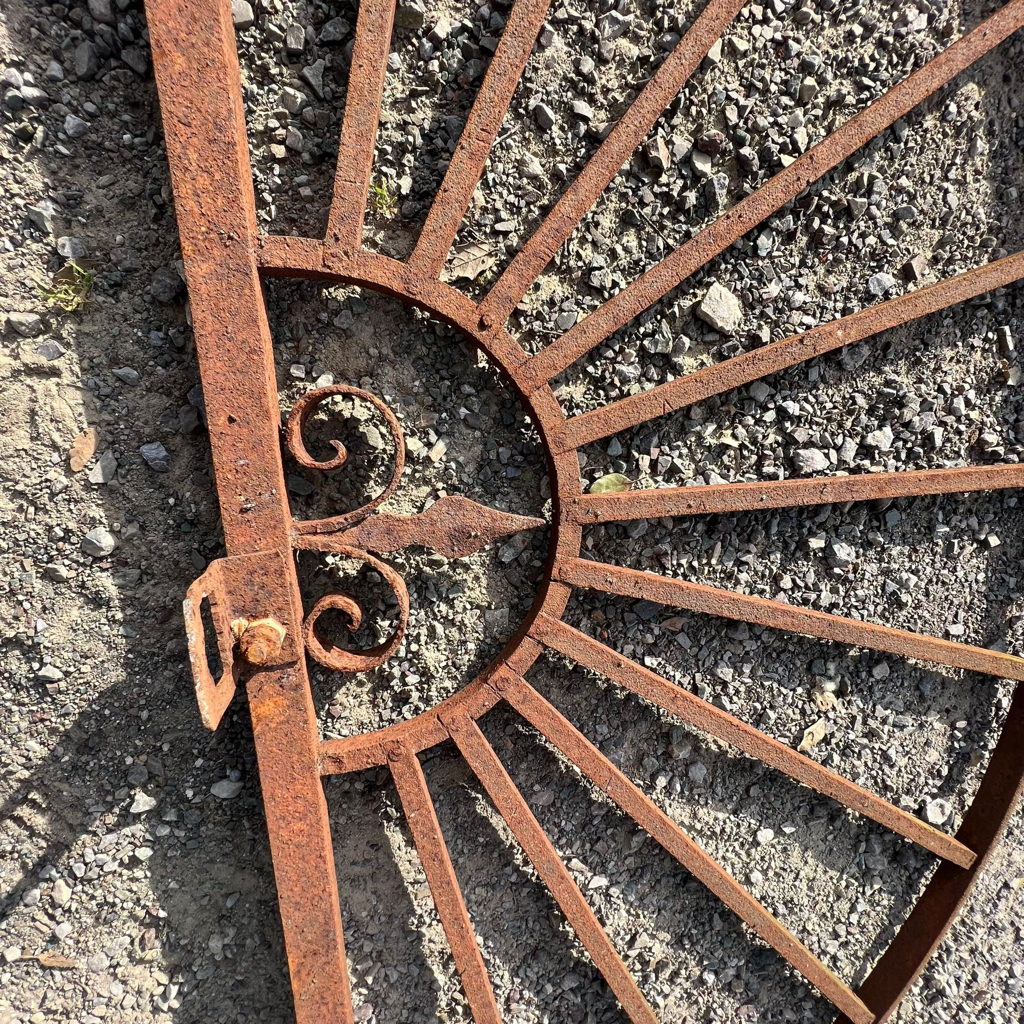 Dettagli rostra in ferro antica 