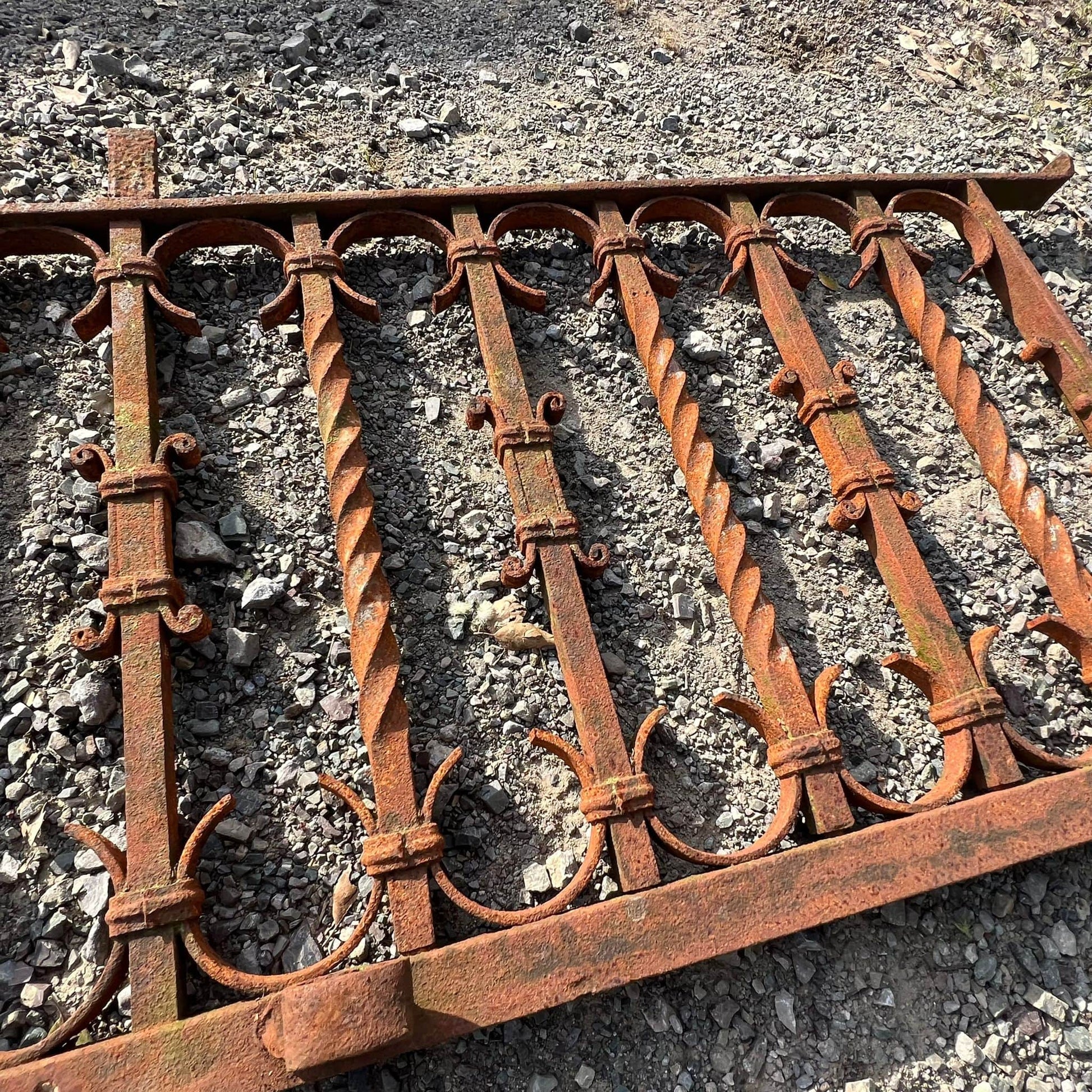 Dettagli rostra rettangolare 