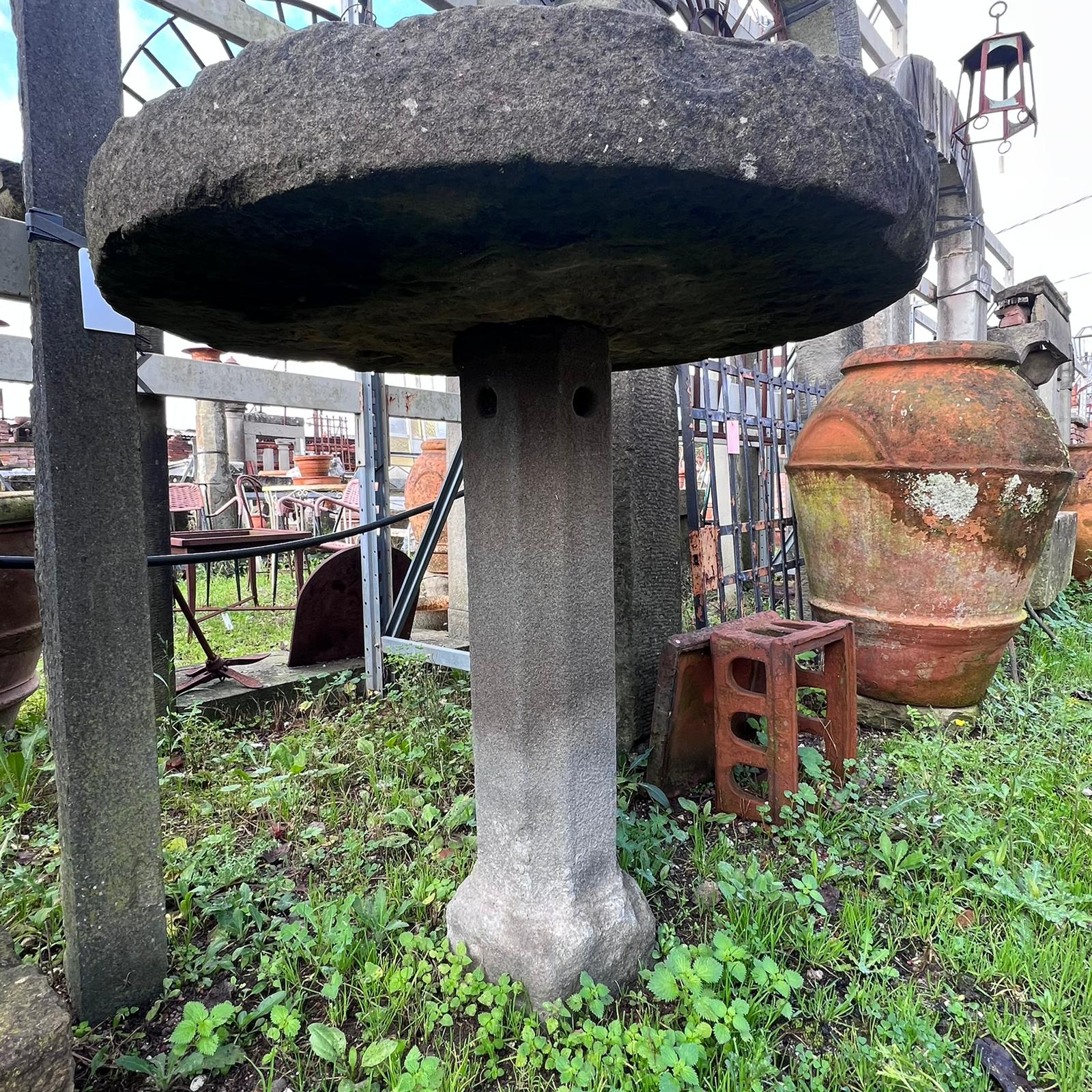 Dettagli tavolino in pietra 