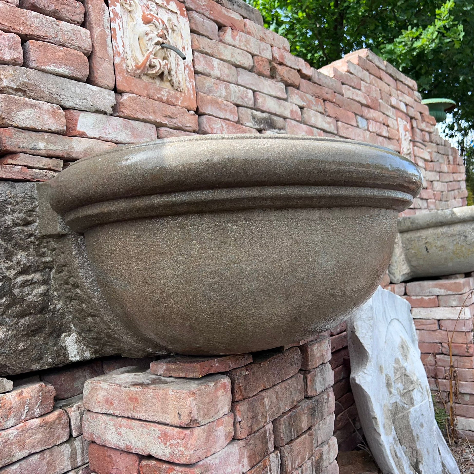 Dettagli vasca a muro 