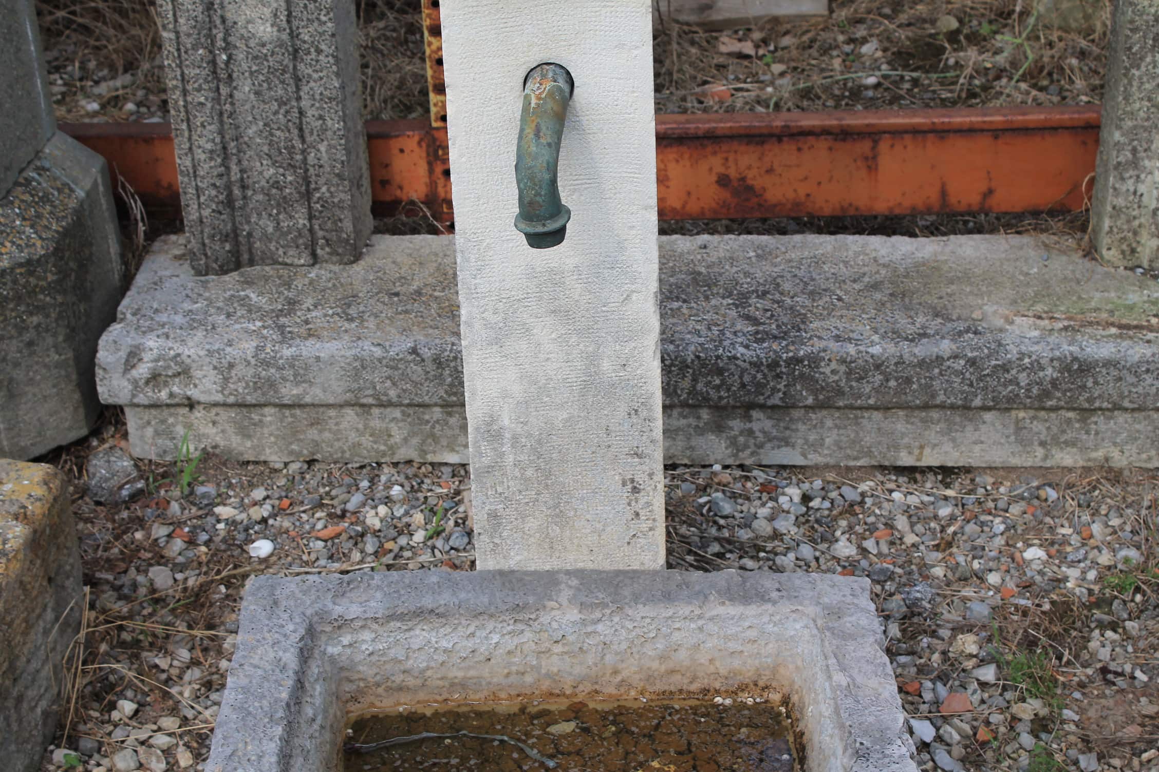 Dettagli2 fontana a muro piccola 