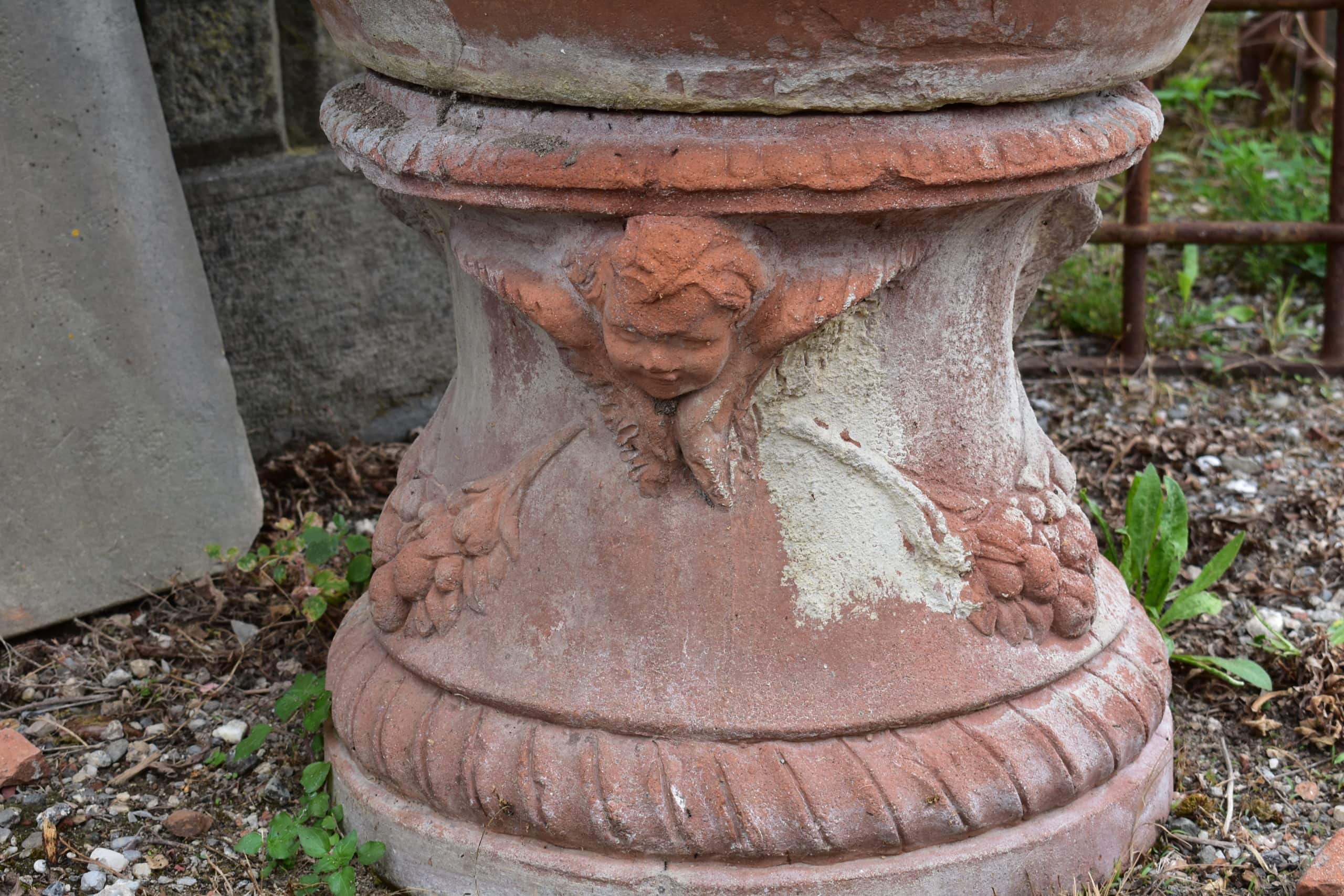 Dettaglio base di terracotta 