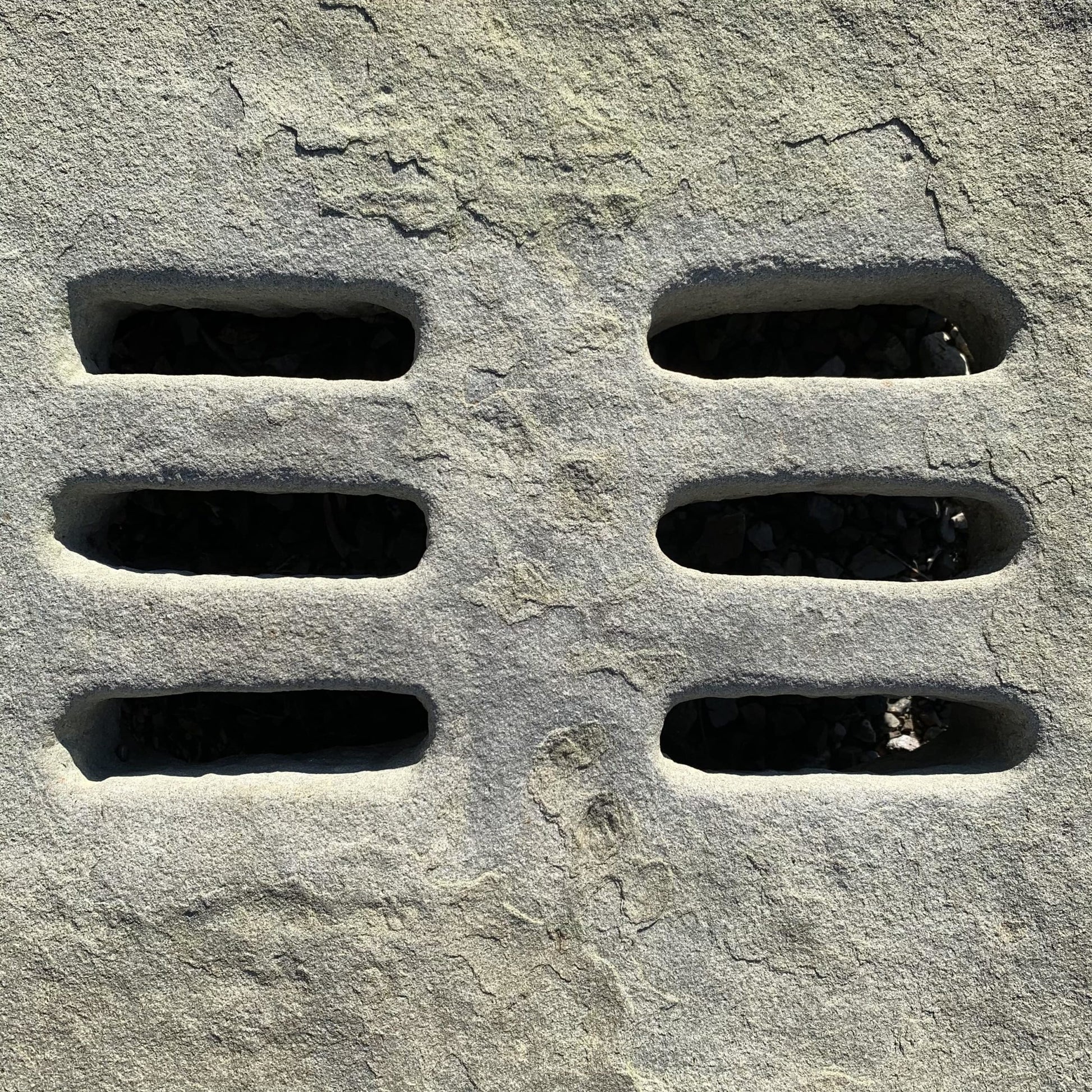 Dettaglio caditoia di pietra 