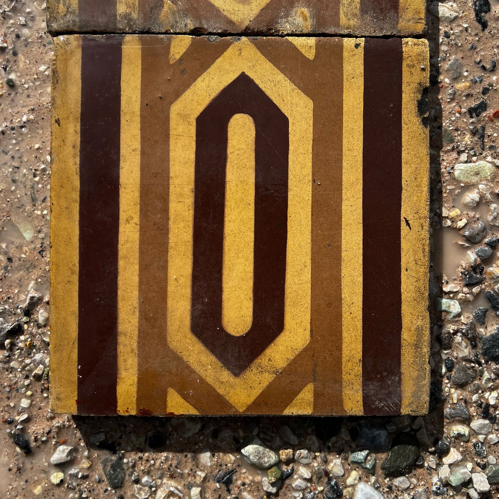 Dettaglio cementine marroni 