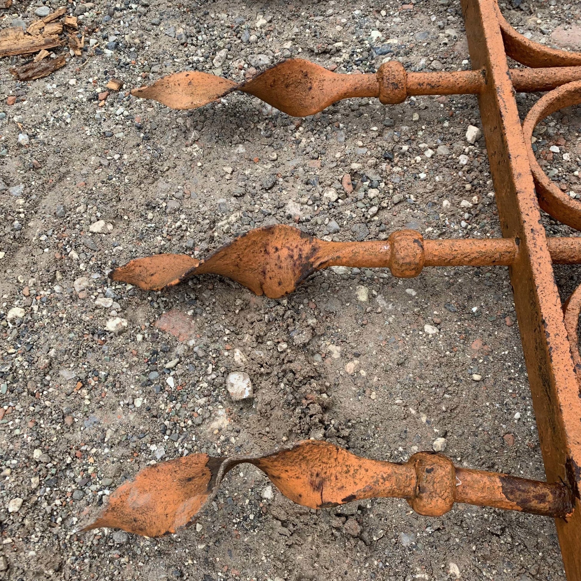 Dettaglio lance in ferro antico 