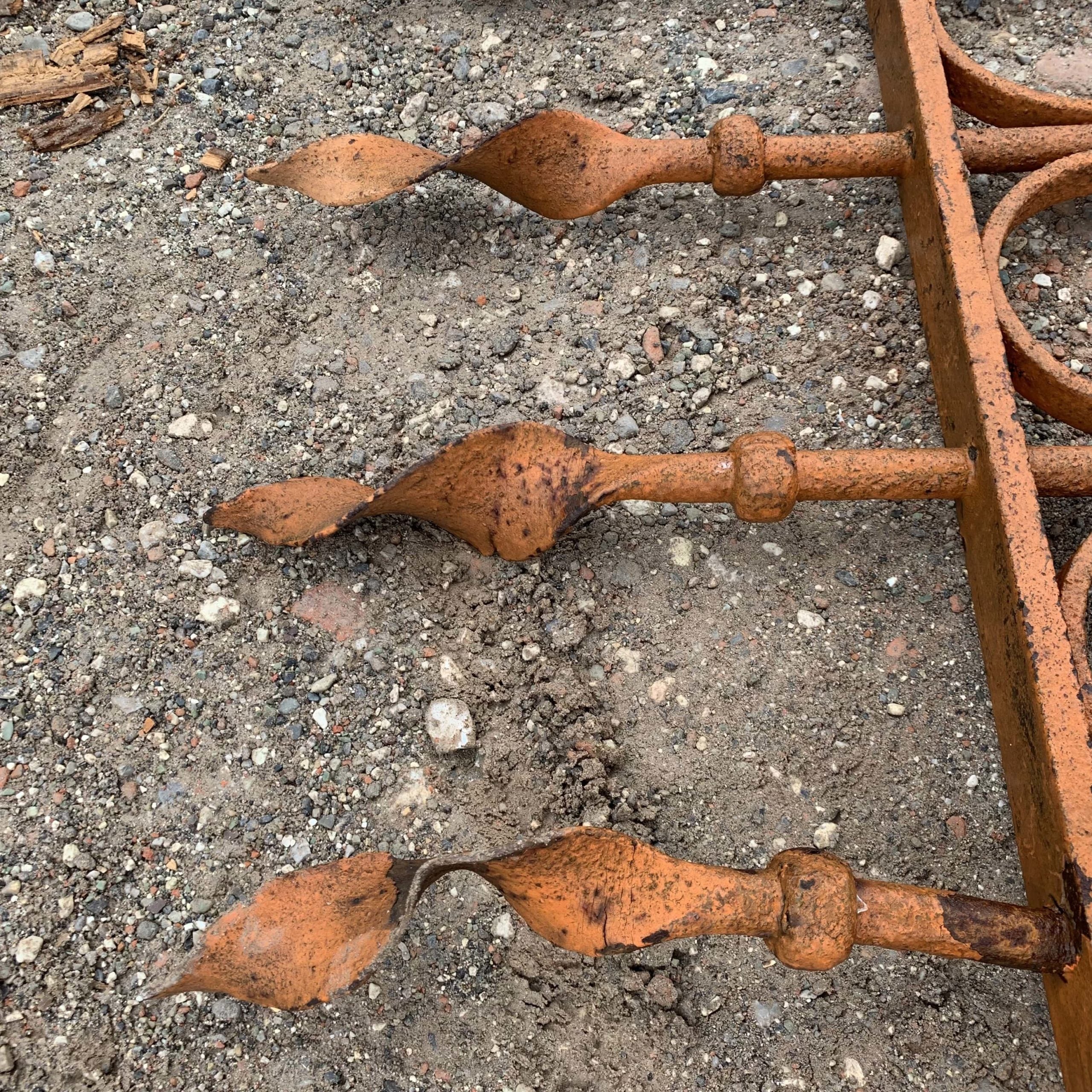 Dettaglio lance in ferro antico 