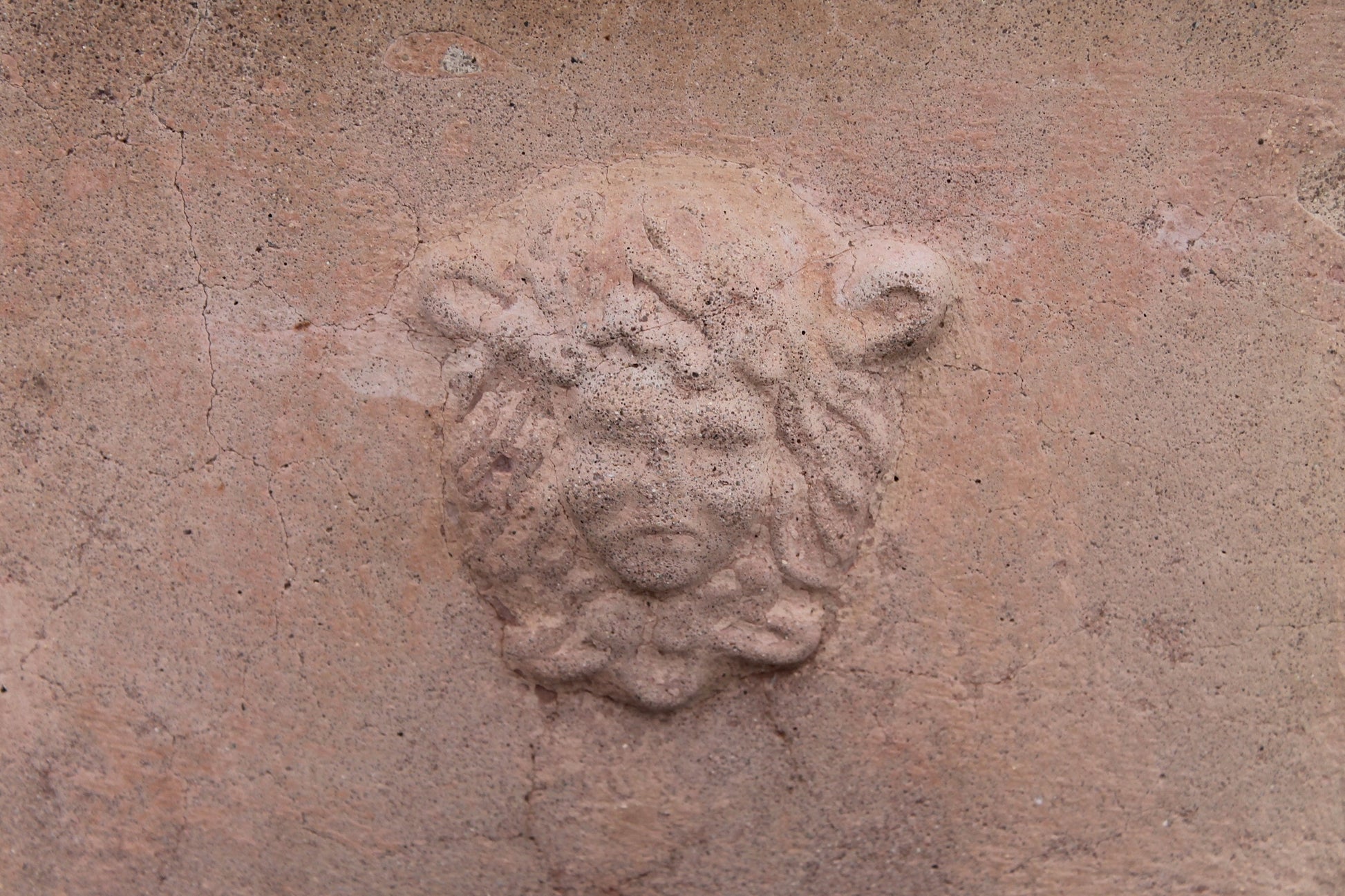 Dettaglio mascherone vaso 