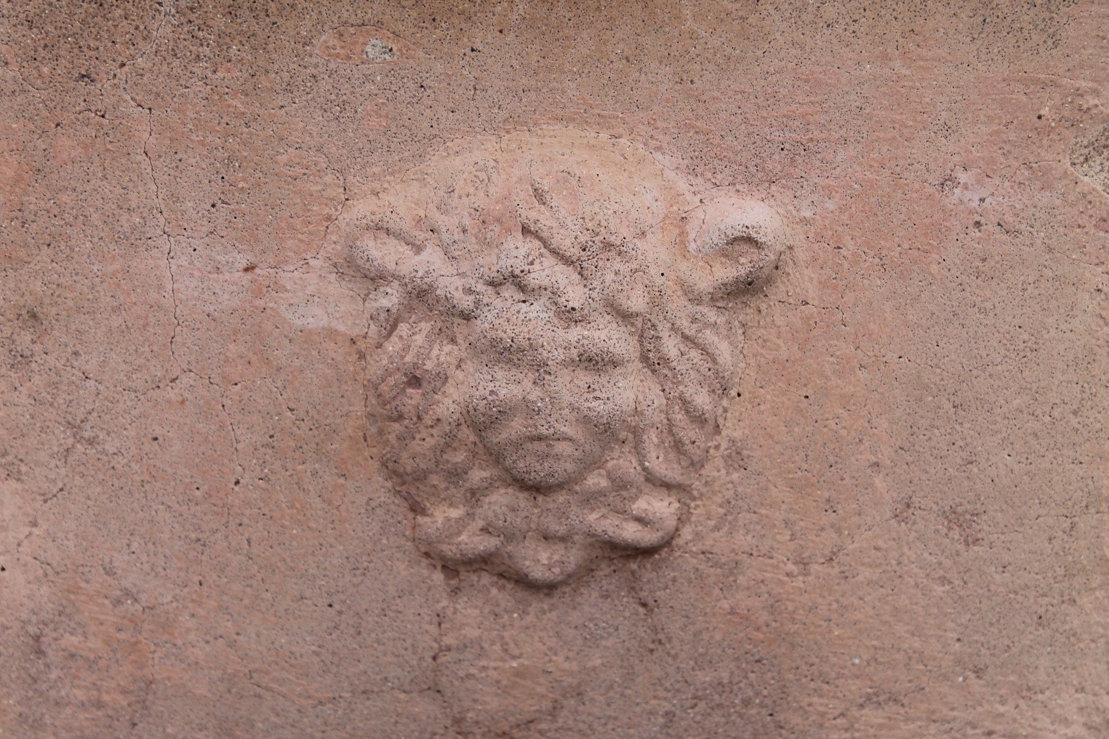 Dettaglio mascherone vaso 