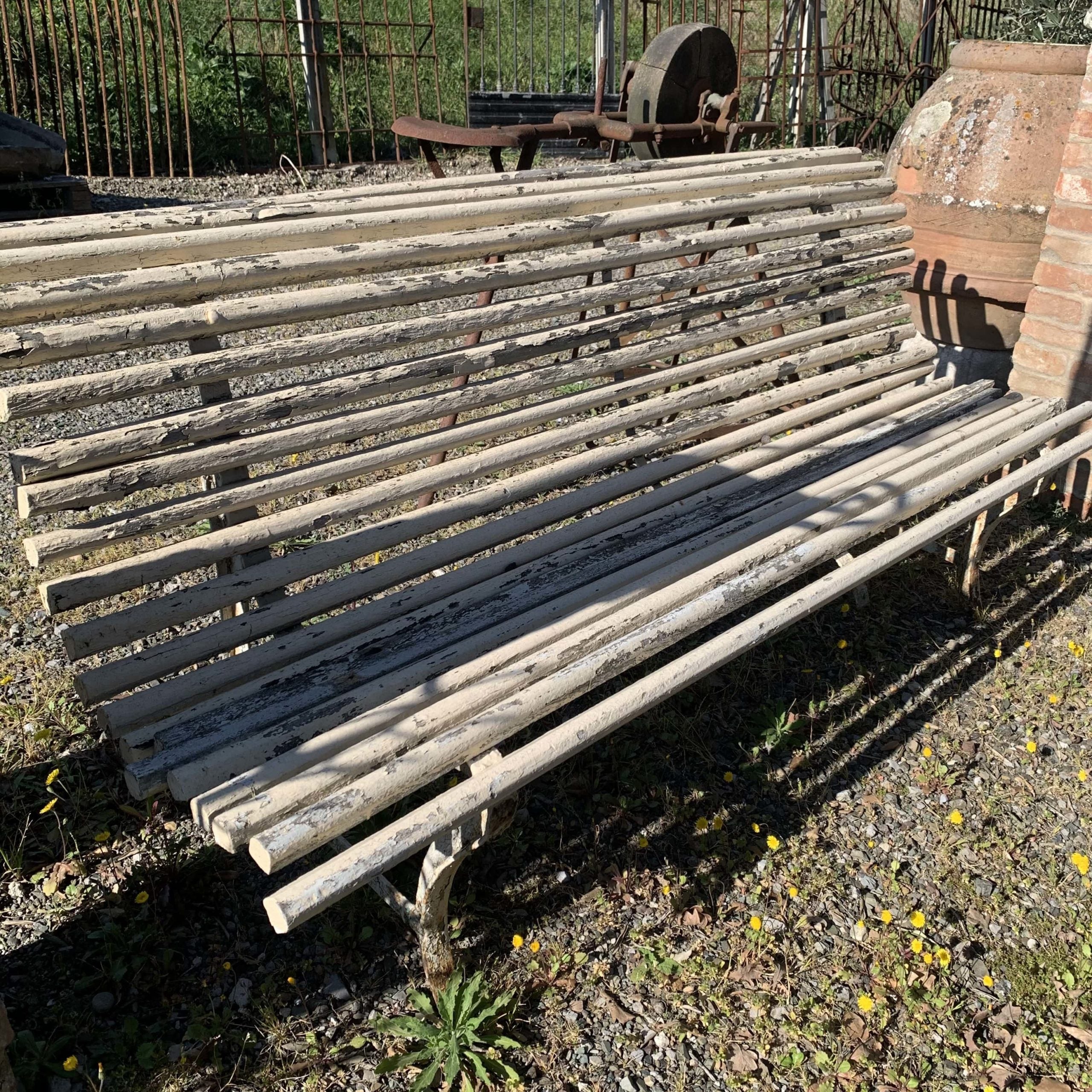 Dettaglio panchina in legno 