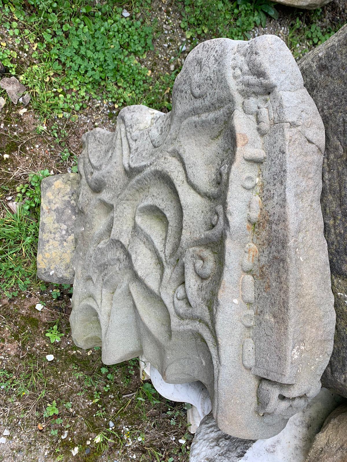 Dettaglio scultura antica 