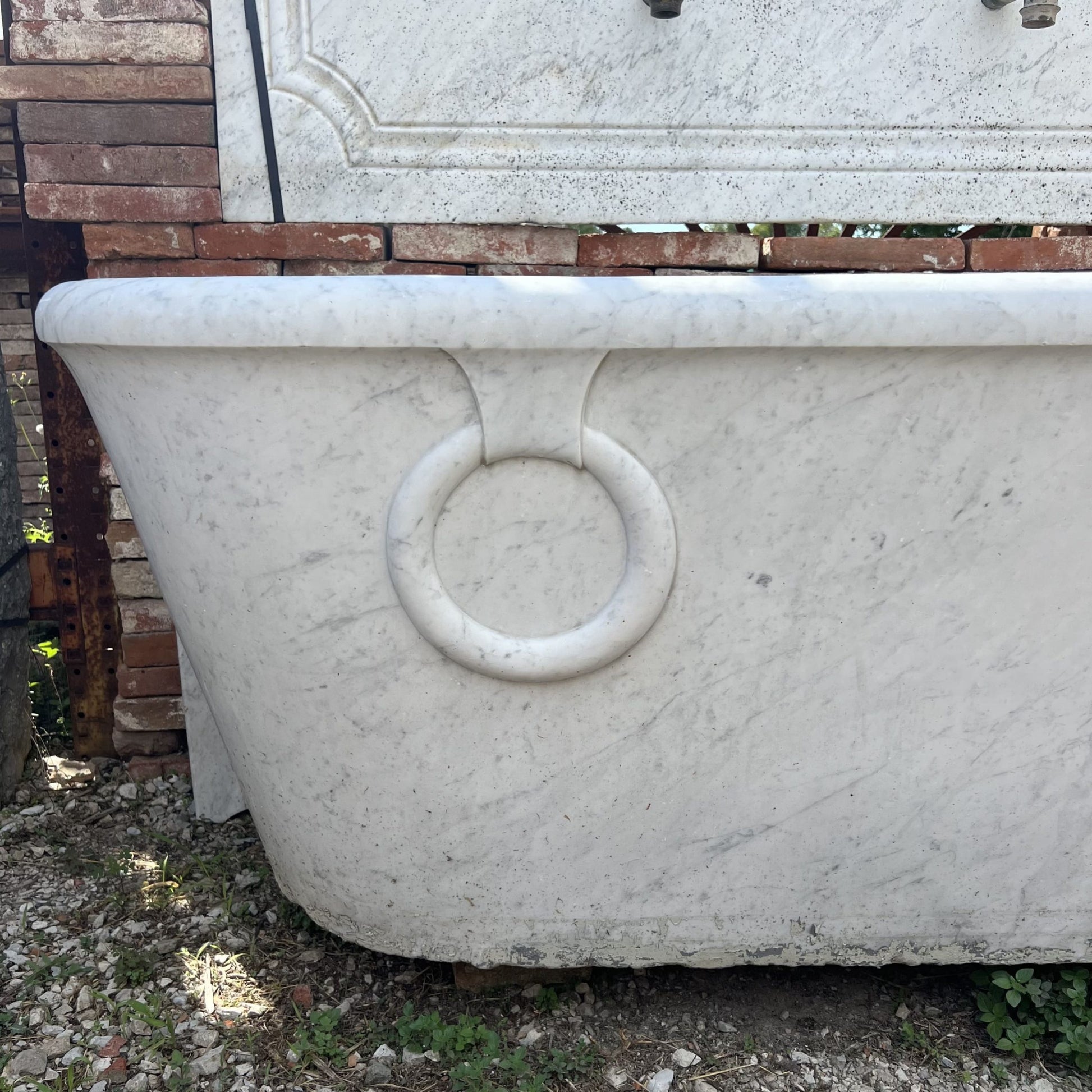 Dettaglio2 vasca a bagno in marmo