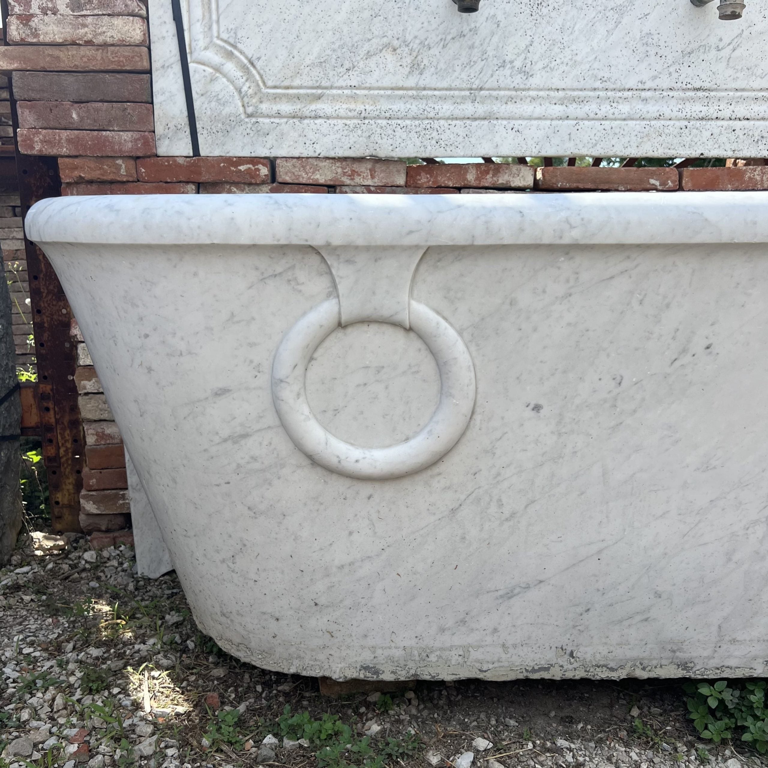 Dettaglio2 vasca a bagno in marmo
