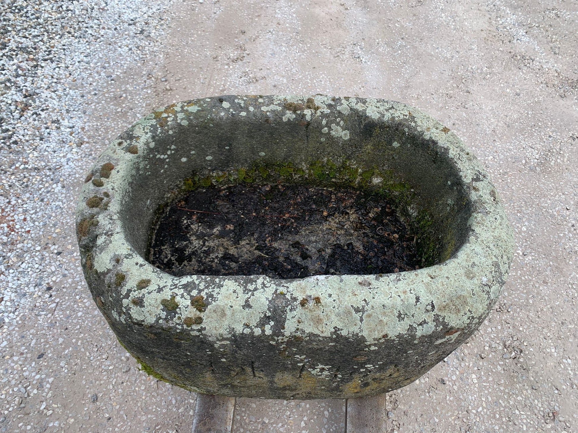 Dettaglio2 vasca in pietra 