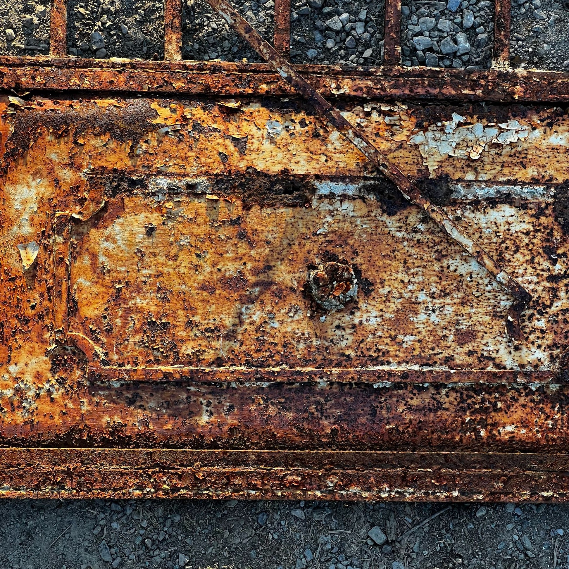 Ferro vecchio lavorato 