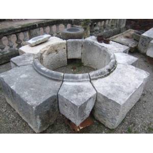 Fontana di pietra semplice 