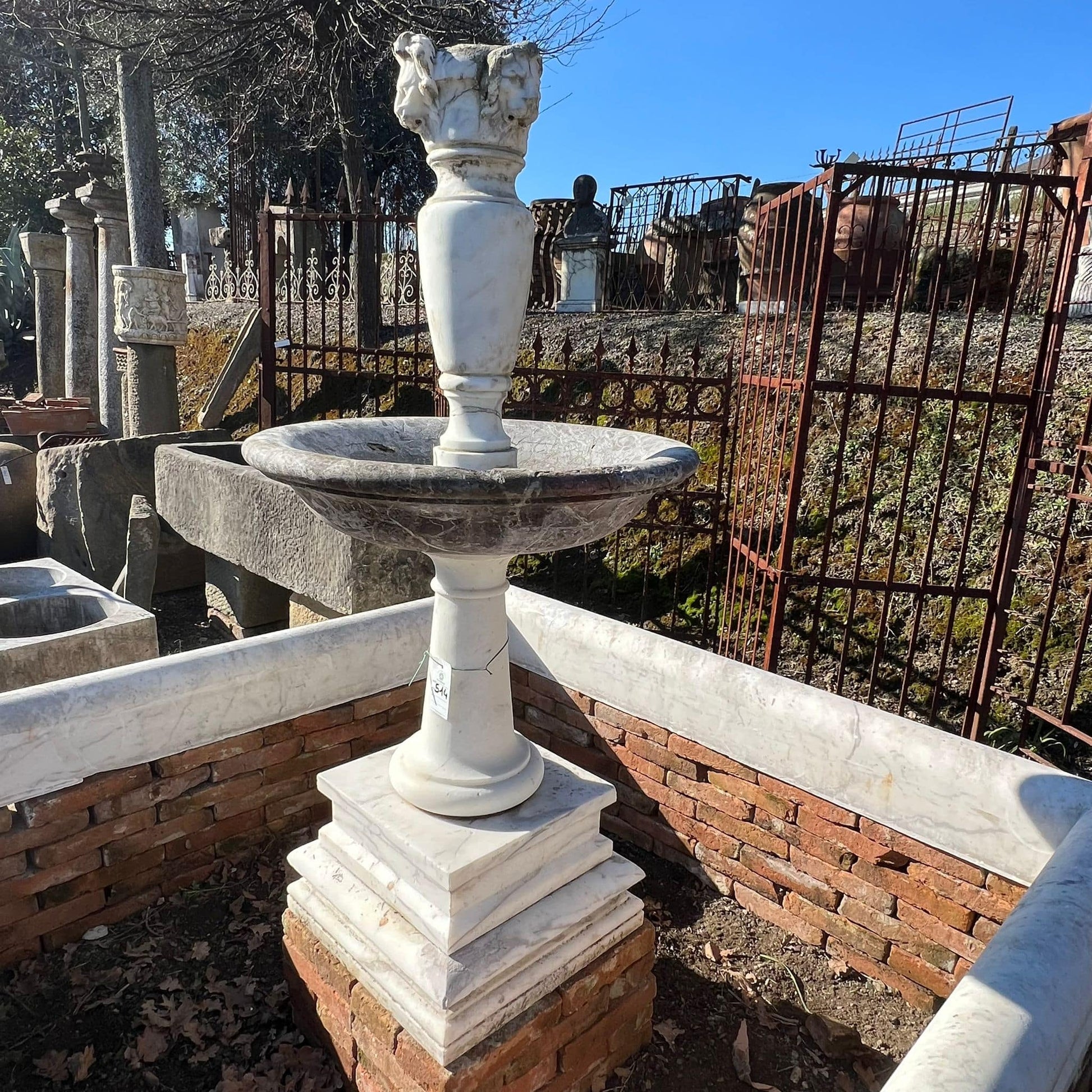 Fontana in marmo antica 