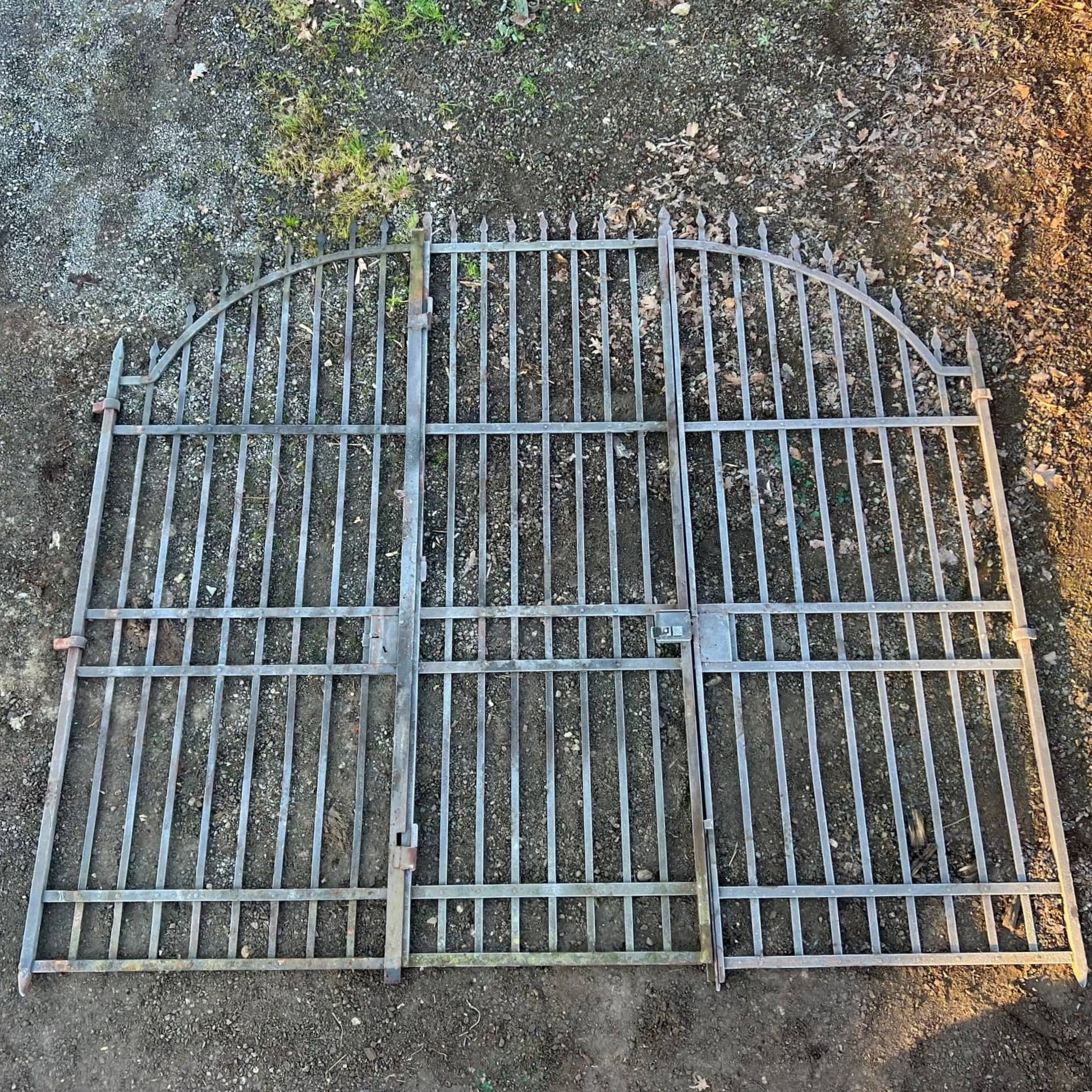 Grande cancello di ferro usato 
