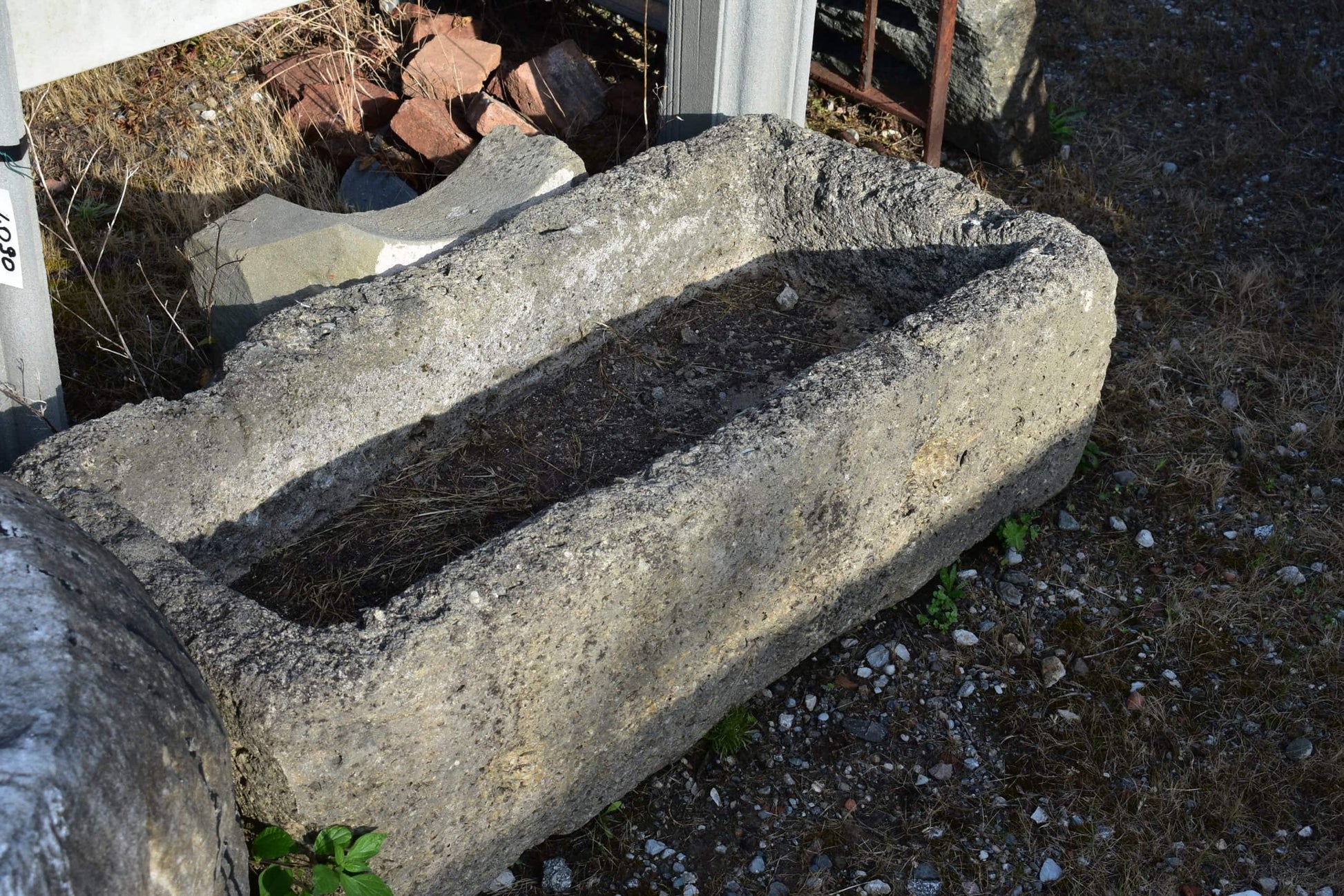 Grande vaschetta in pietra rustica 