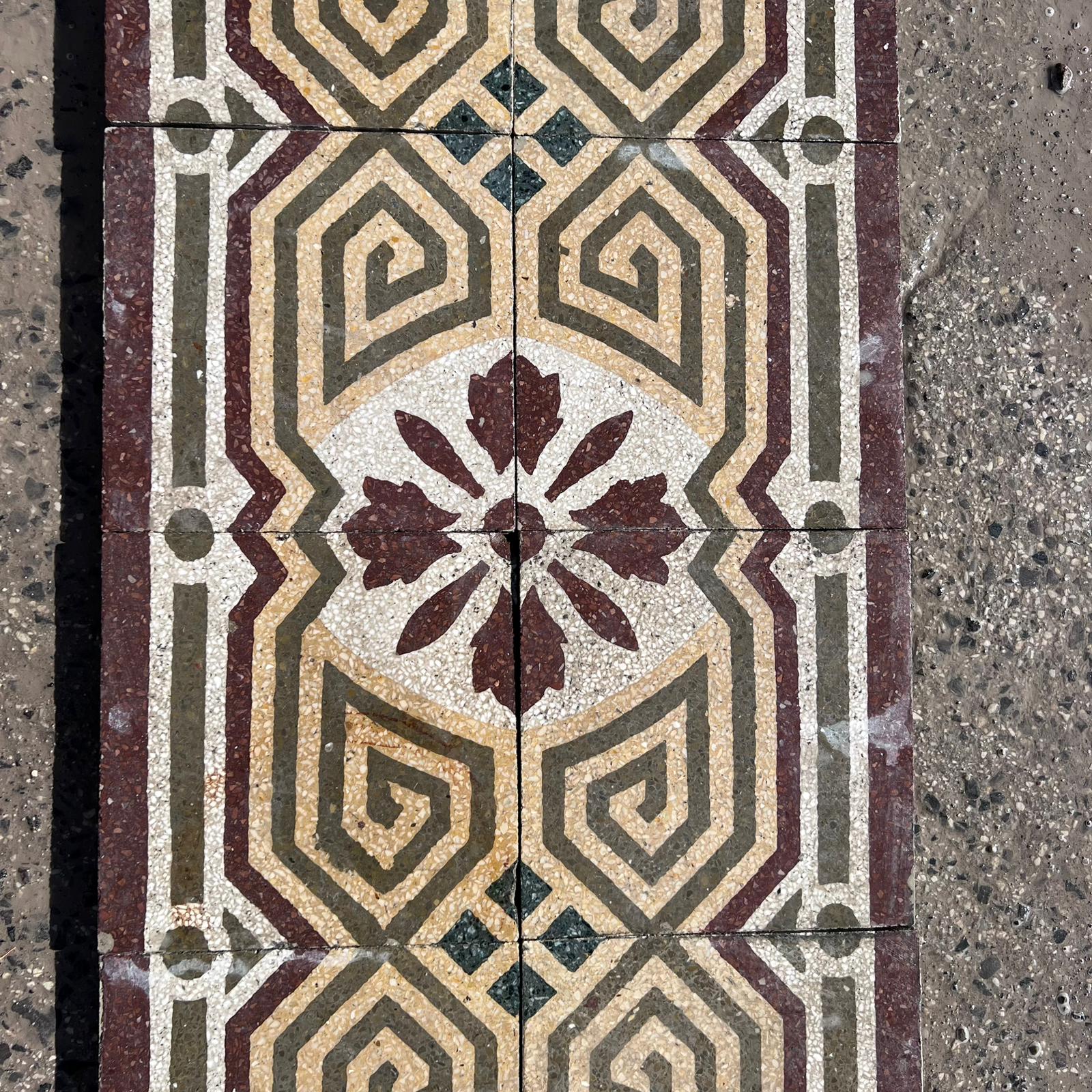 Greca doppia fiorita 