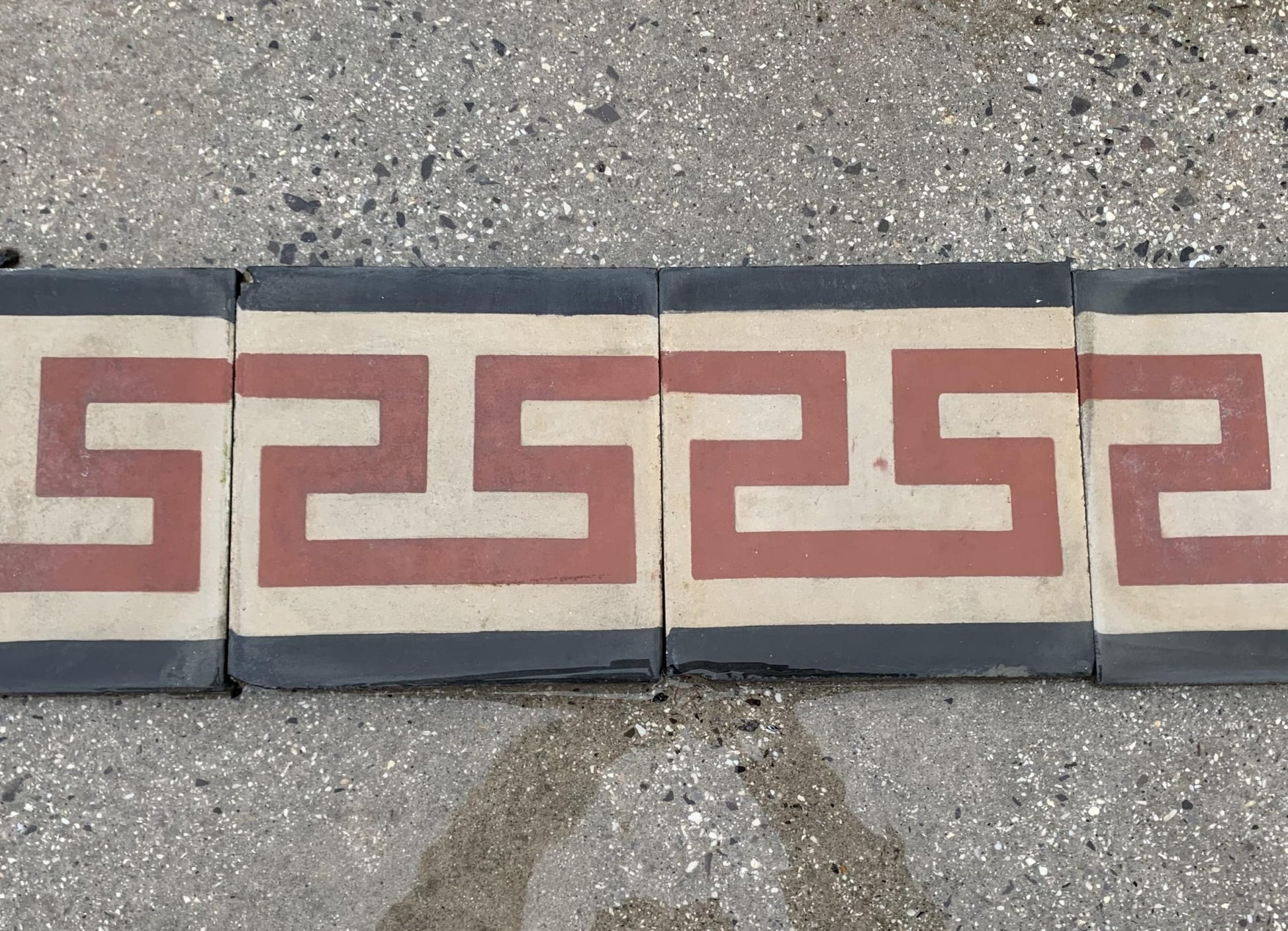 Greca nera e rossa 