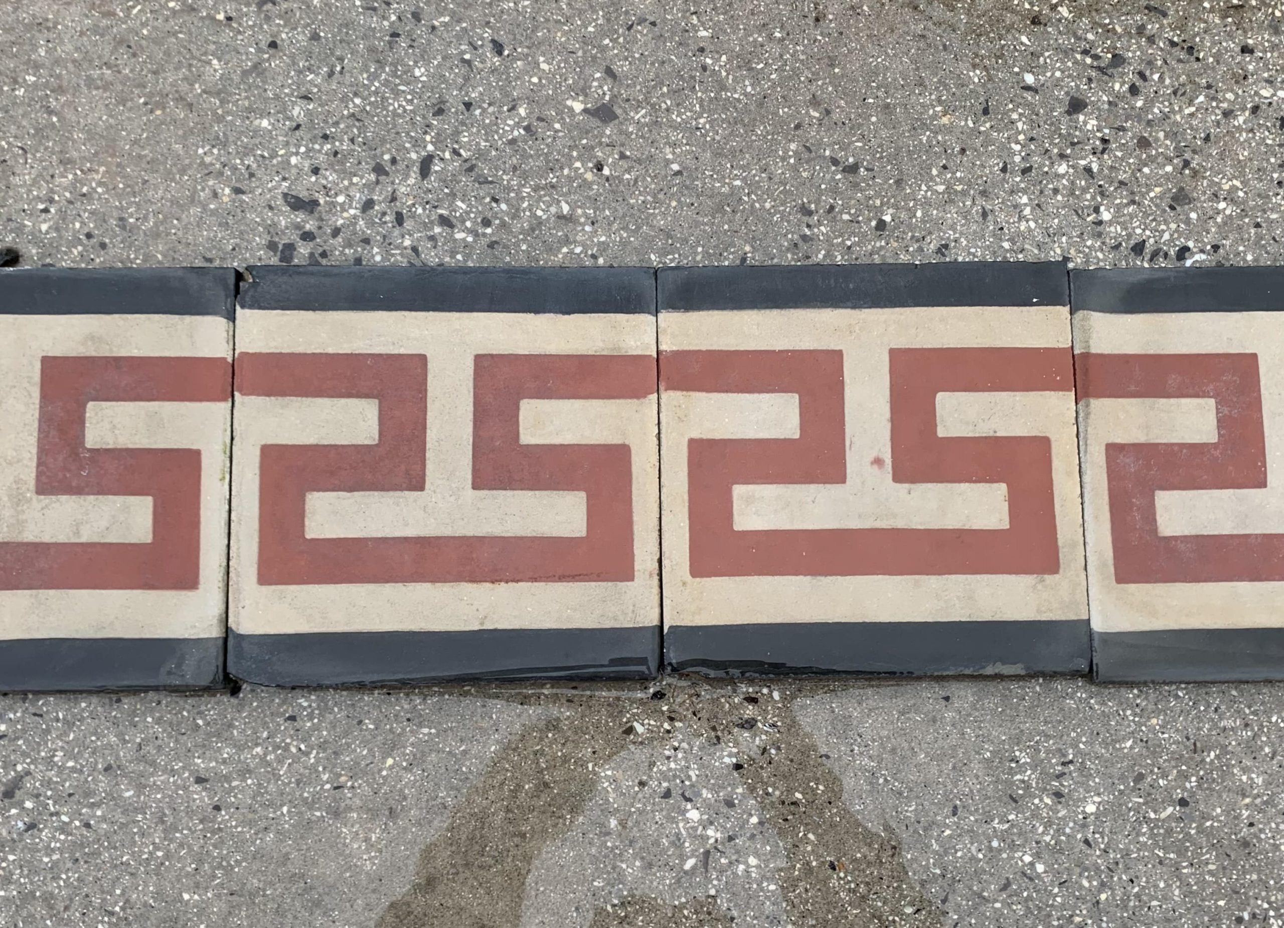 Greca nera e rossa 