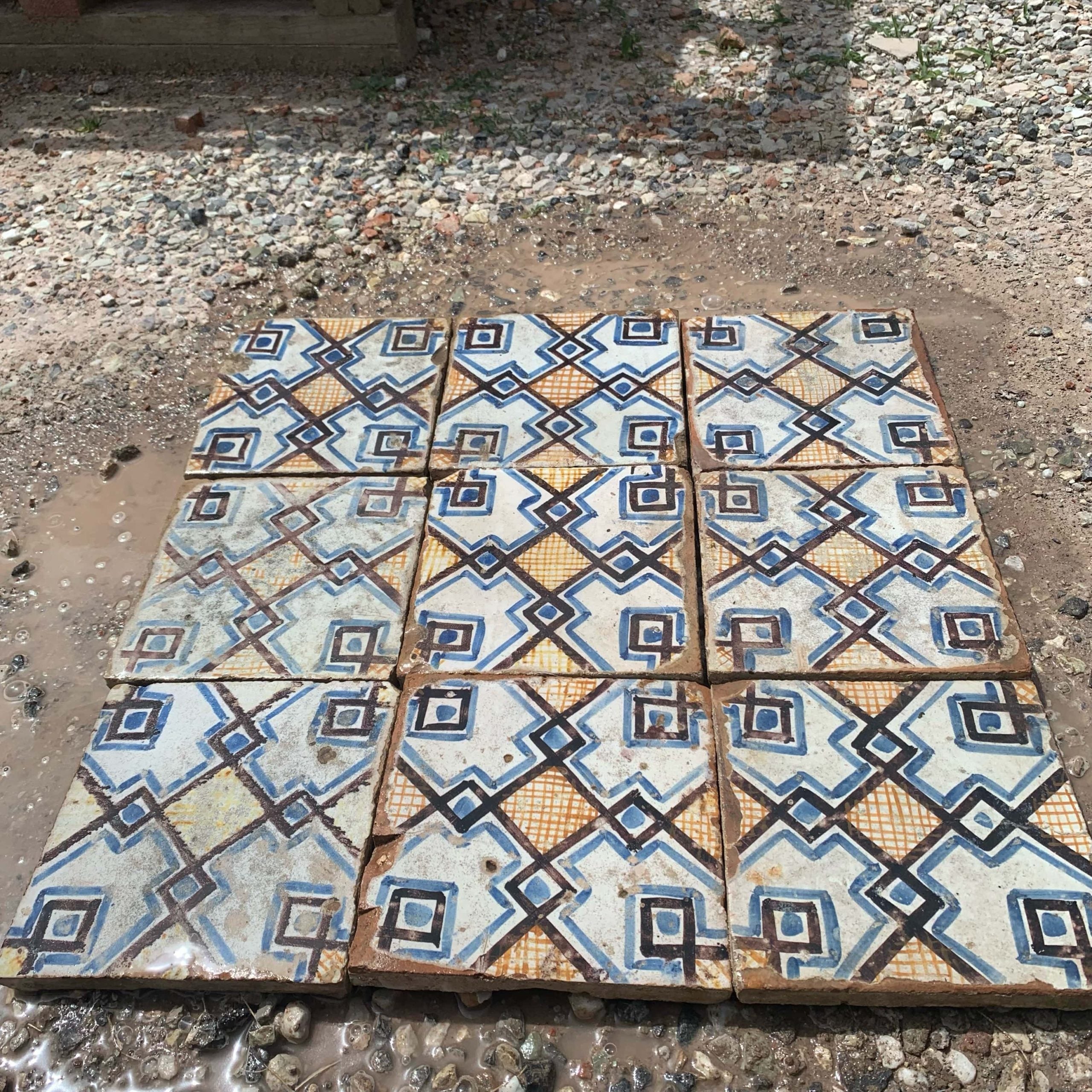 Maioliche decorate con disegno geometrico - MAI 115