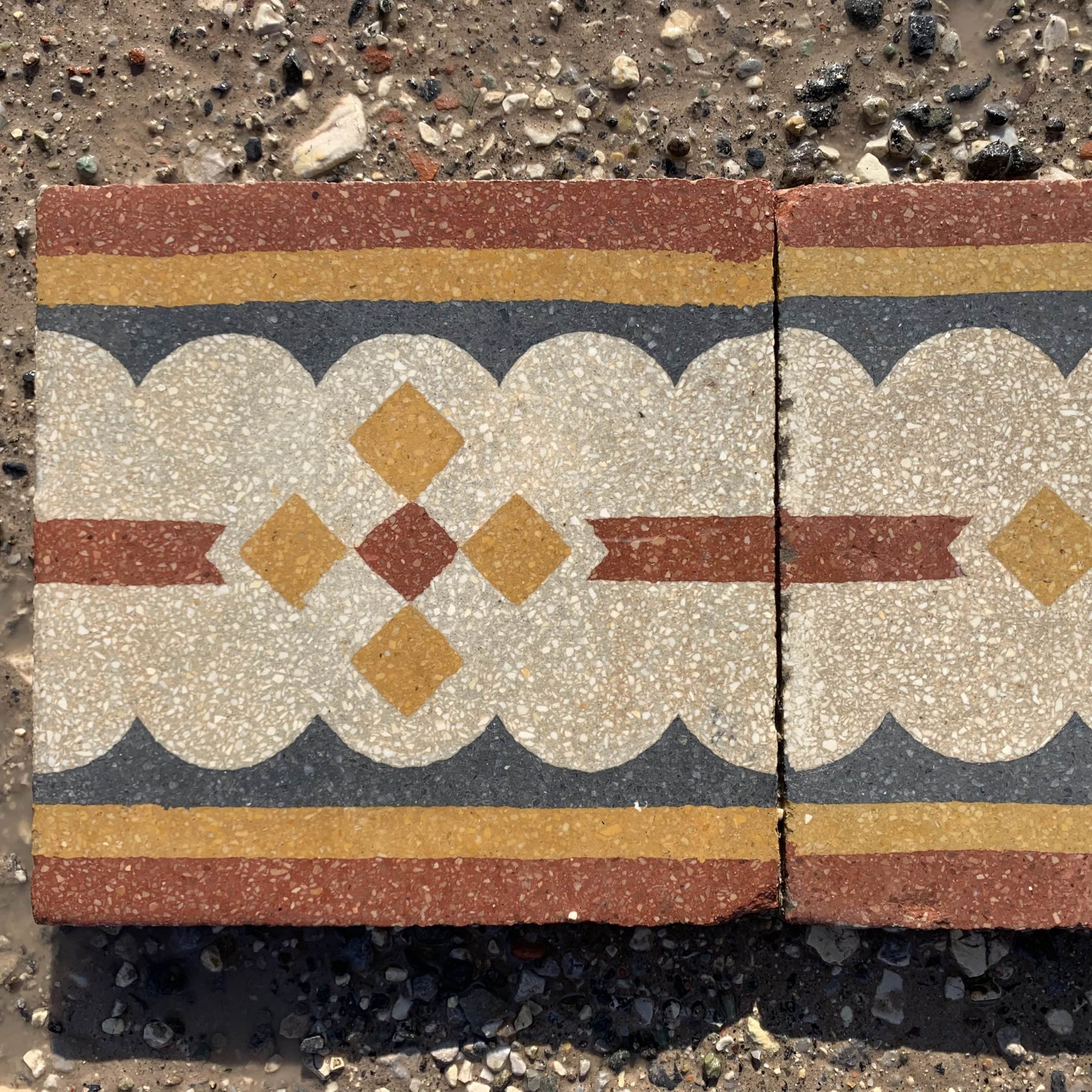 Bordo in graniglia variopinto - GRA 015