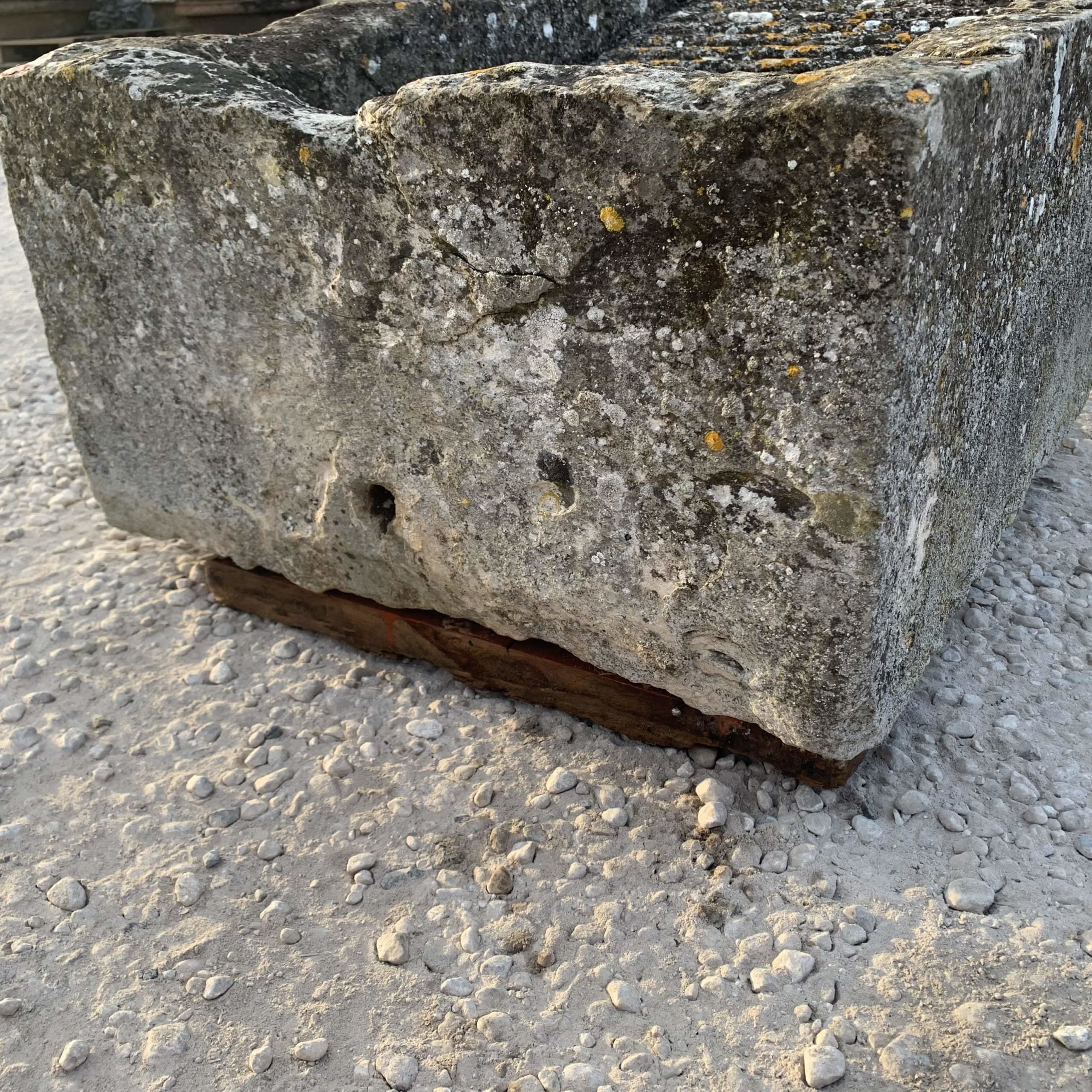 Ancient stone washhouse - LAV 094