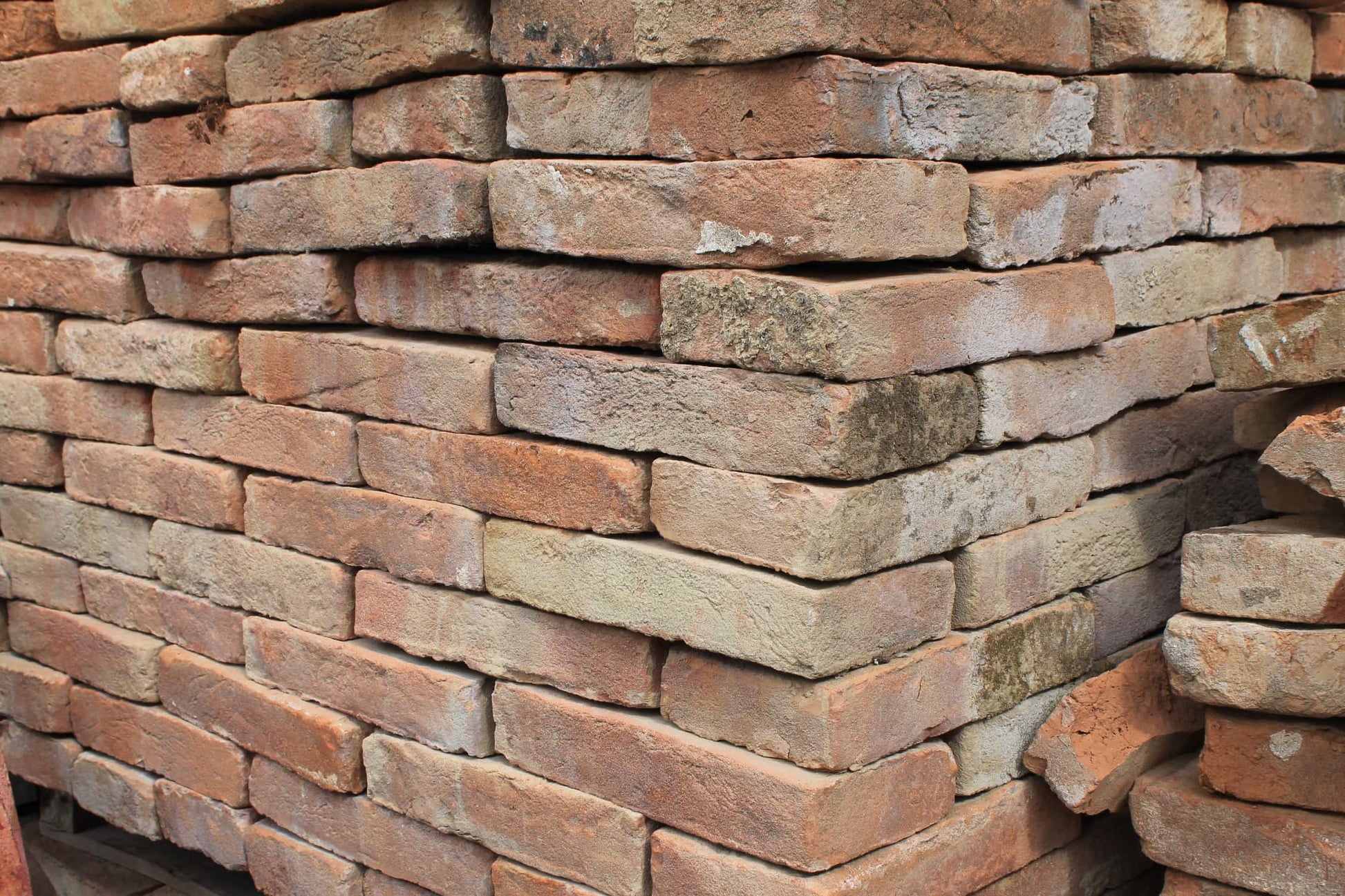 Bricks 32 cm x 16 cm x 5, 5 cm / 6 cm