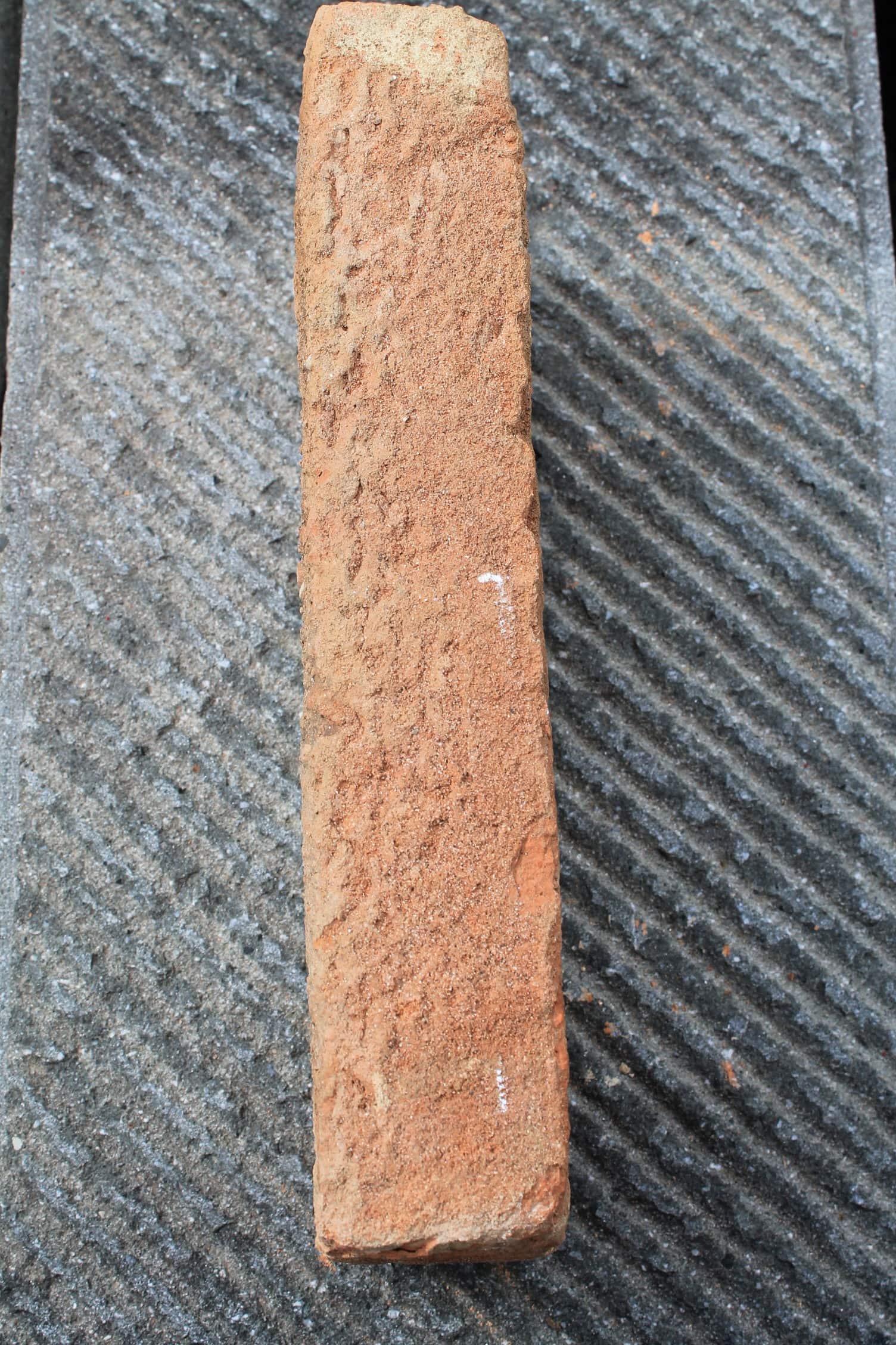 Bricks 32 cm x 16 cm x 5, 5 cm / 6 cm