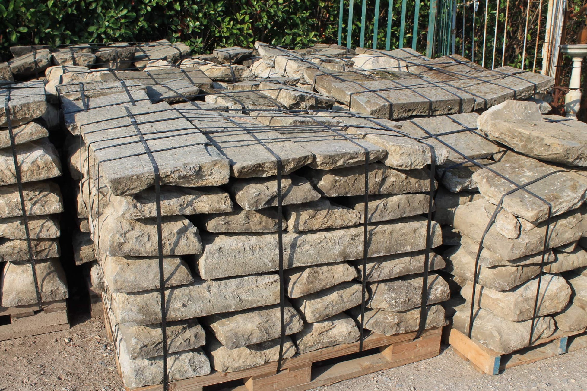 Lastricato antico in pietra antica di recupero - Lastricati d'epoca in pietra