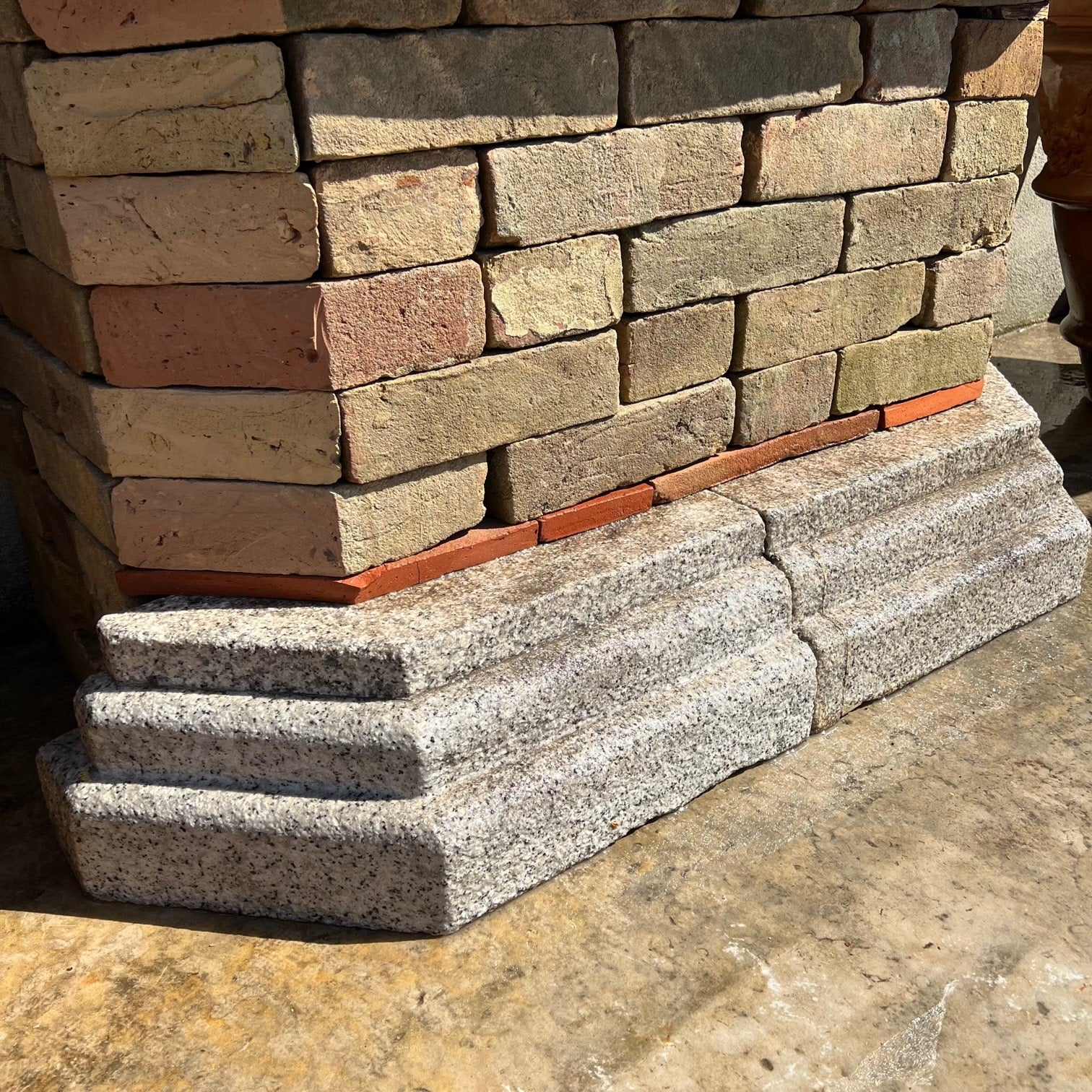 Vasca a muro in granito