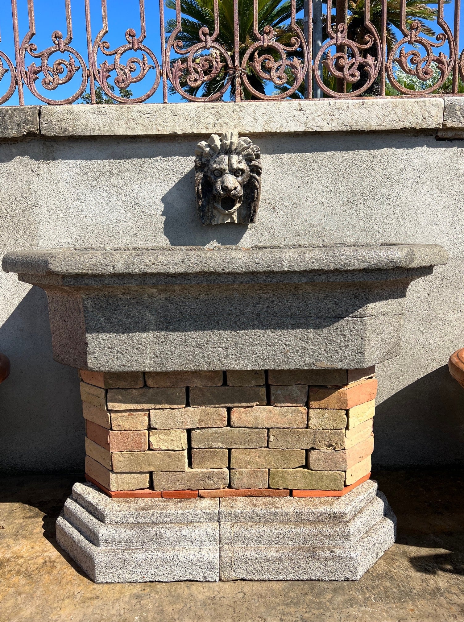 Vasca a muro in granito