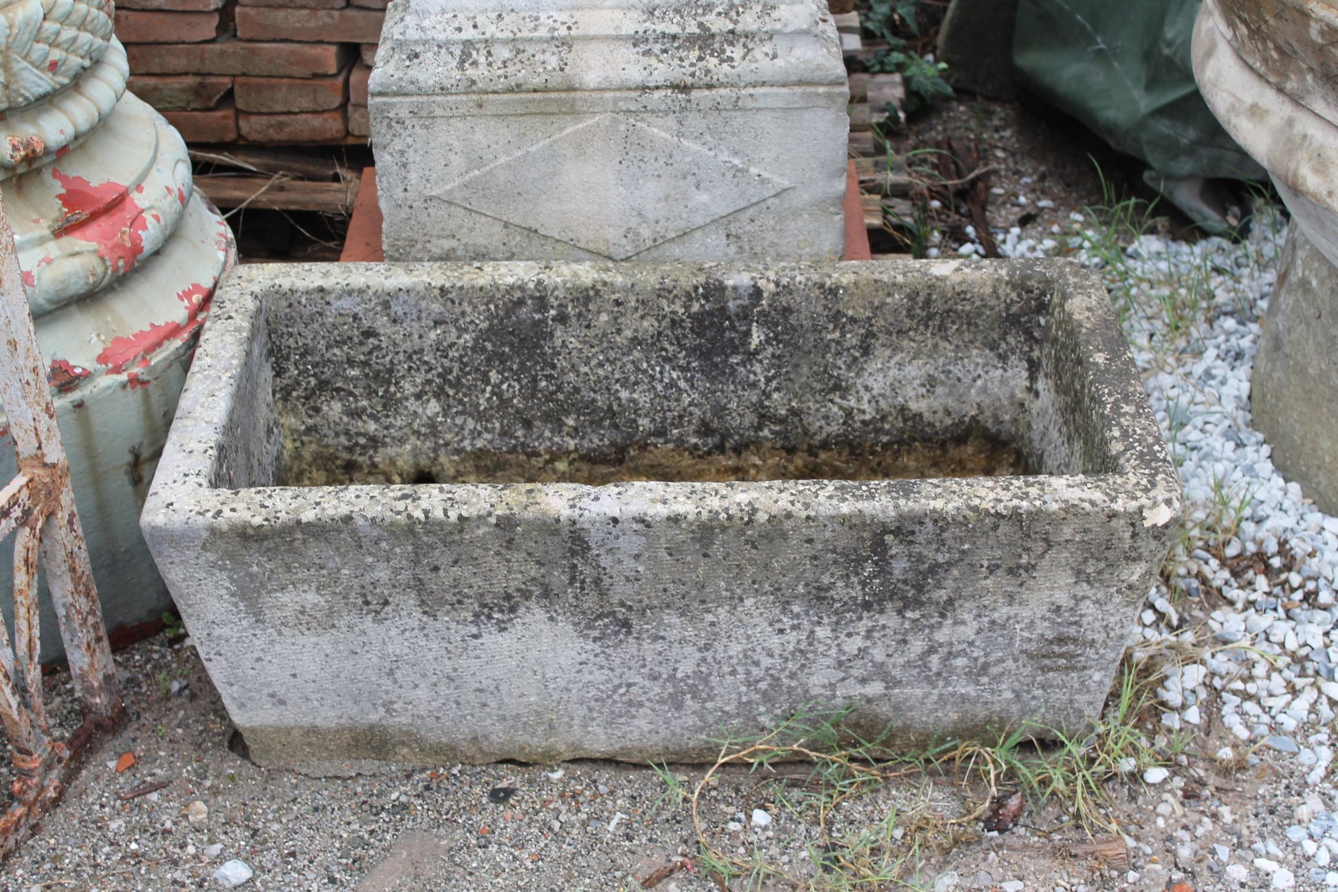 Piccola fontana a muro