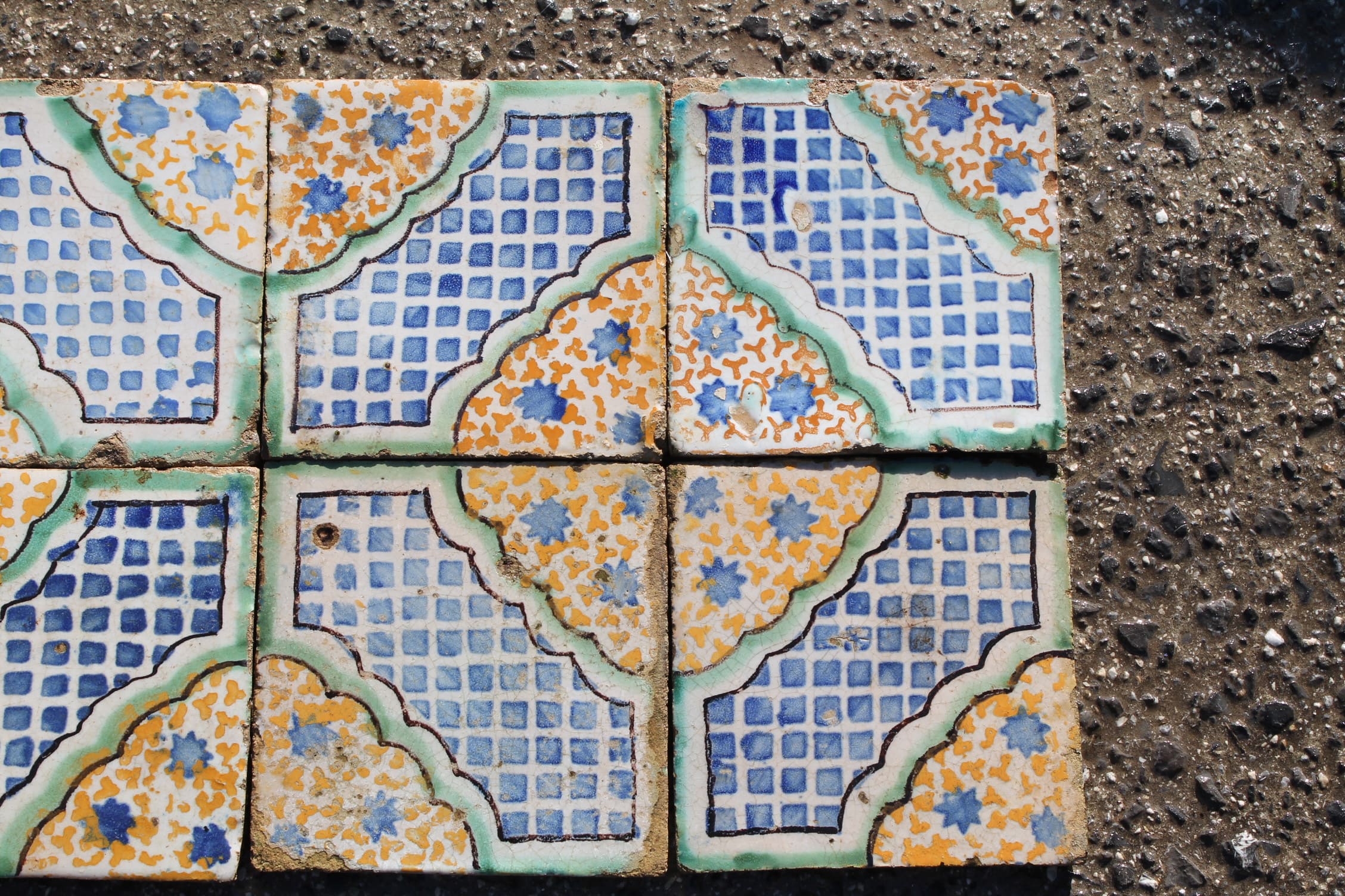 Maioliche azzurre e verdi