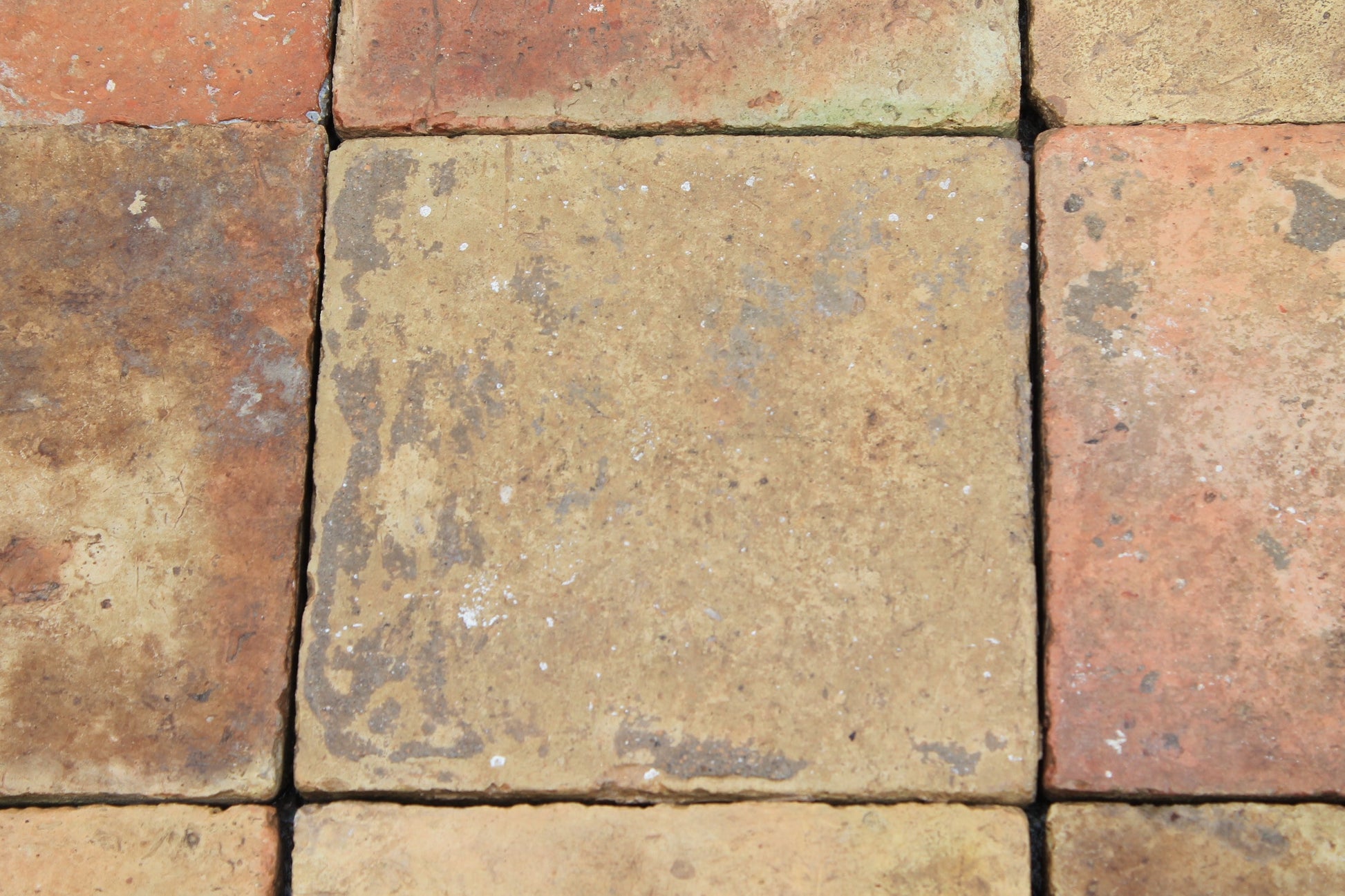 Pavimento in cotto 20 cm x 20 cm