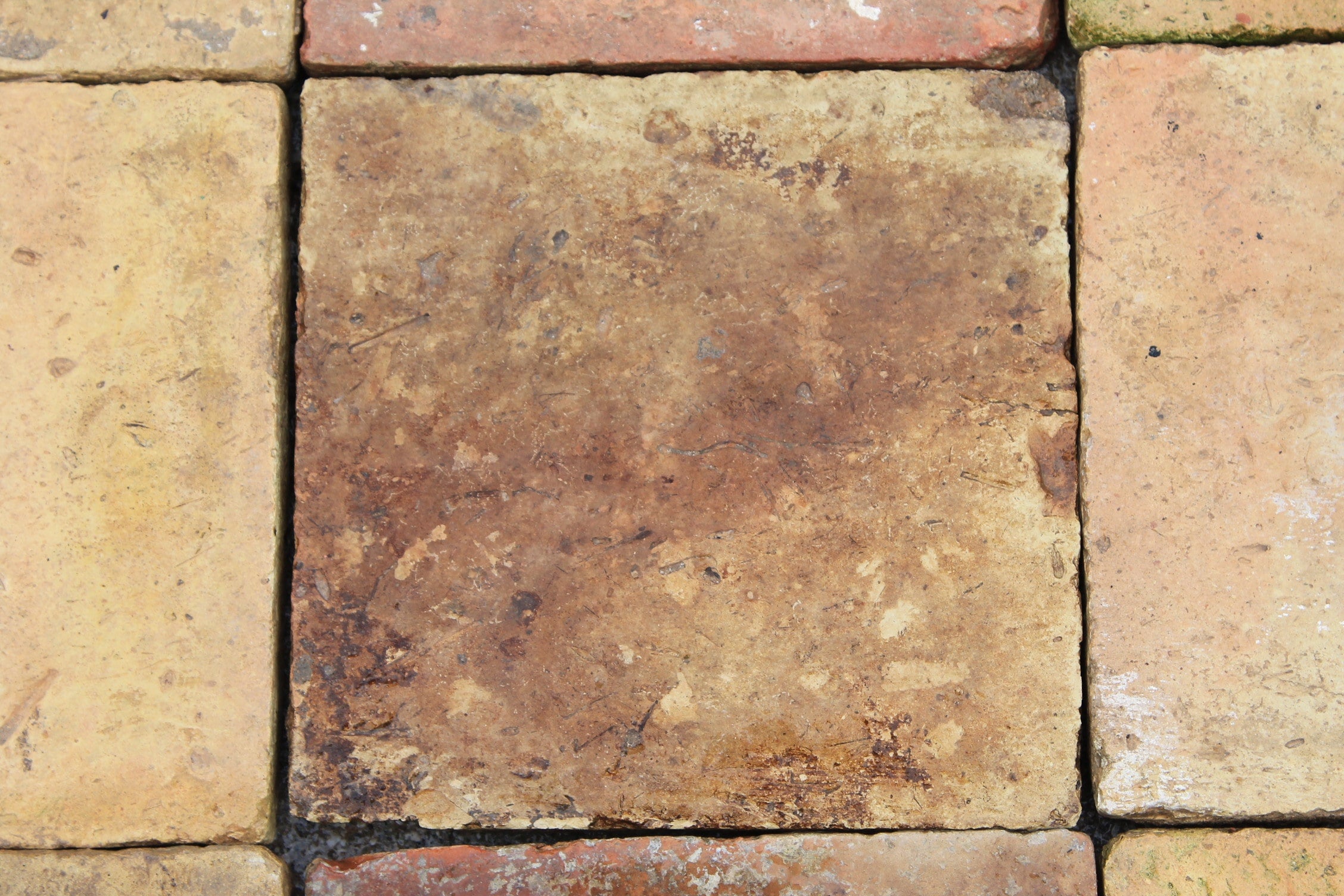 Pavimento in cotto 20 cm x 20 cm