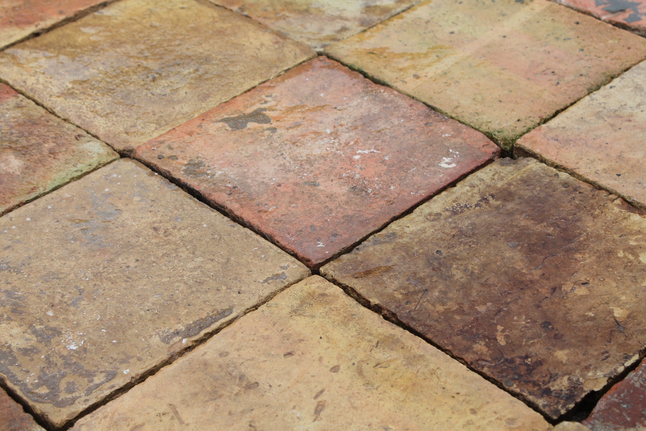 Pavimento in cotto 20 cm x 20 cm