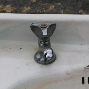 Antico lavandino da bagno in ceramica - LAV 052