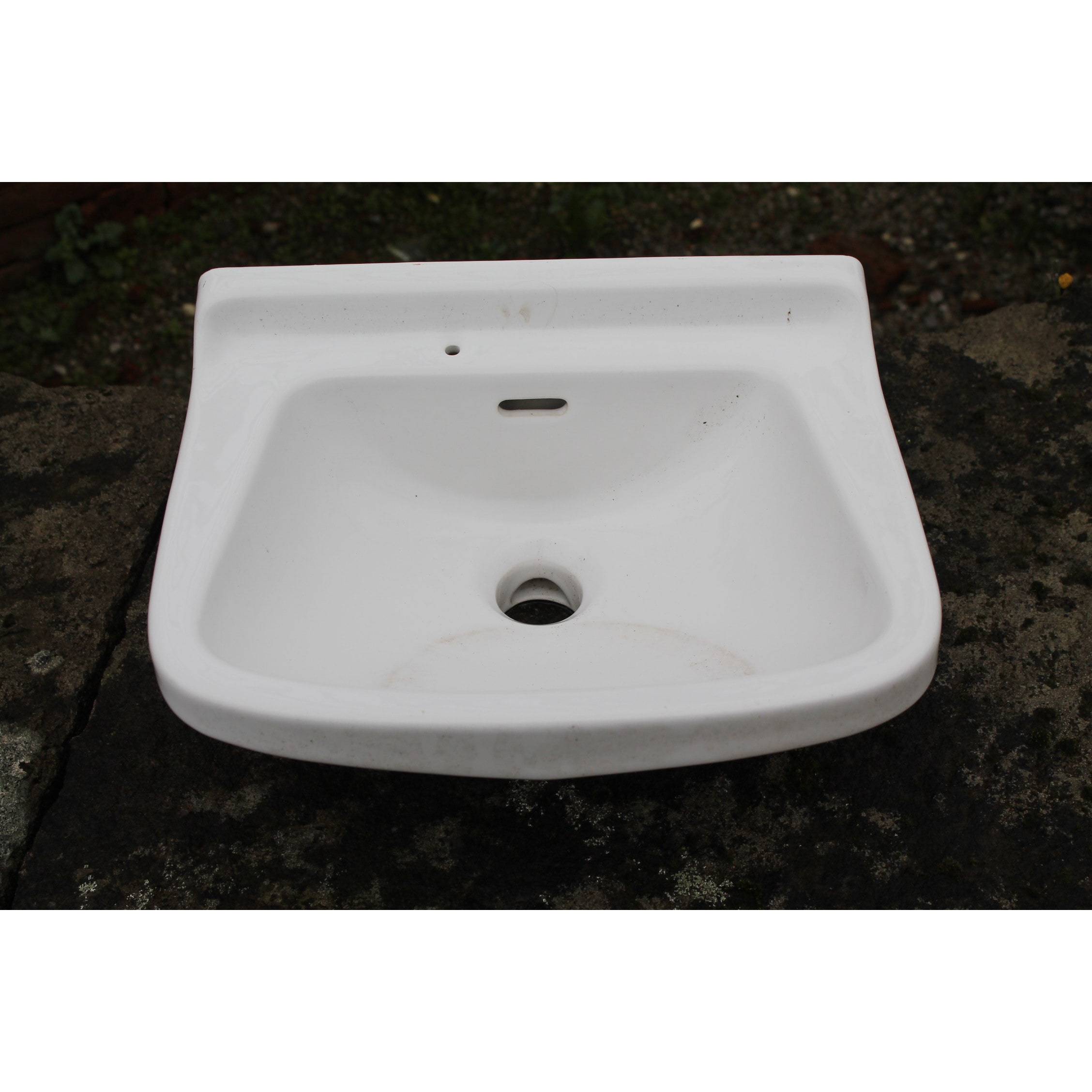 Ceramic sink - LAV 008