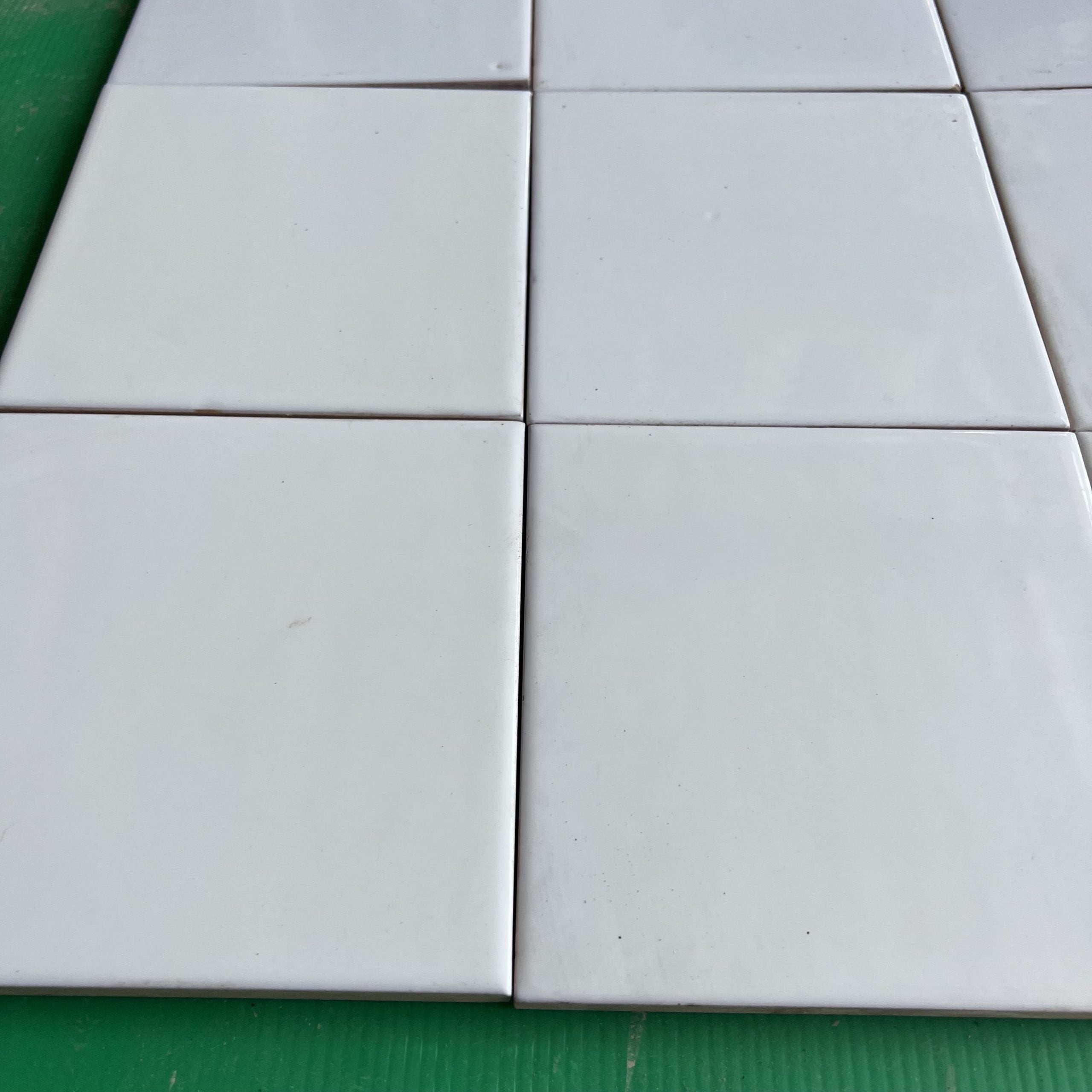 White tiles 15x15 - MAI 144