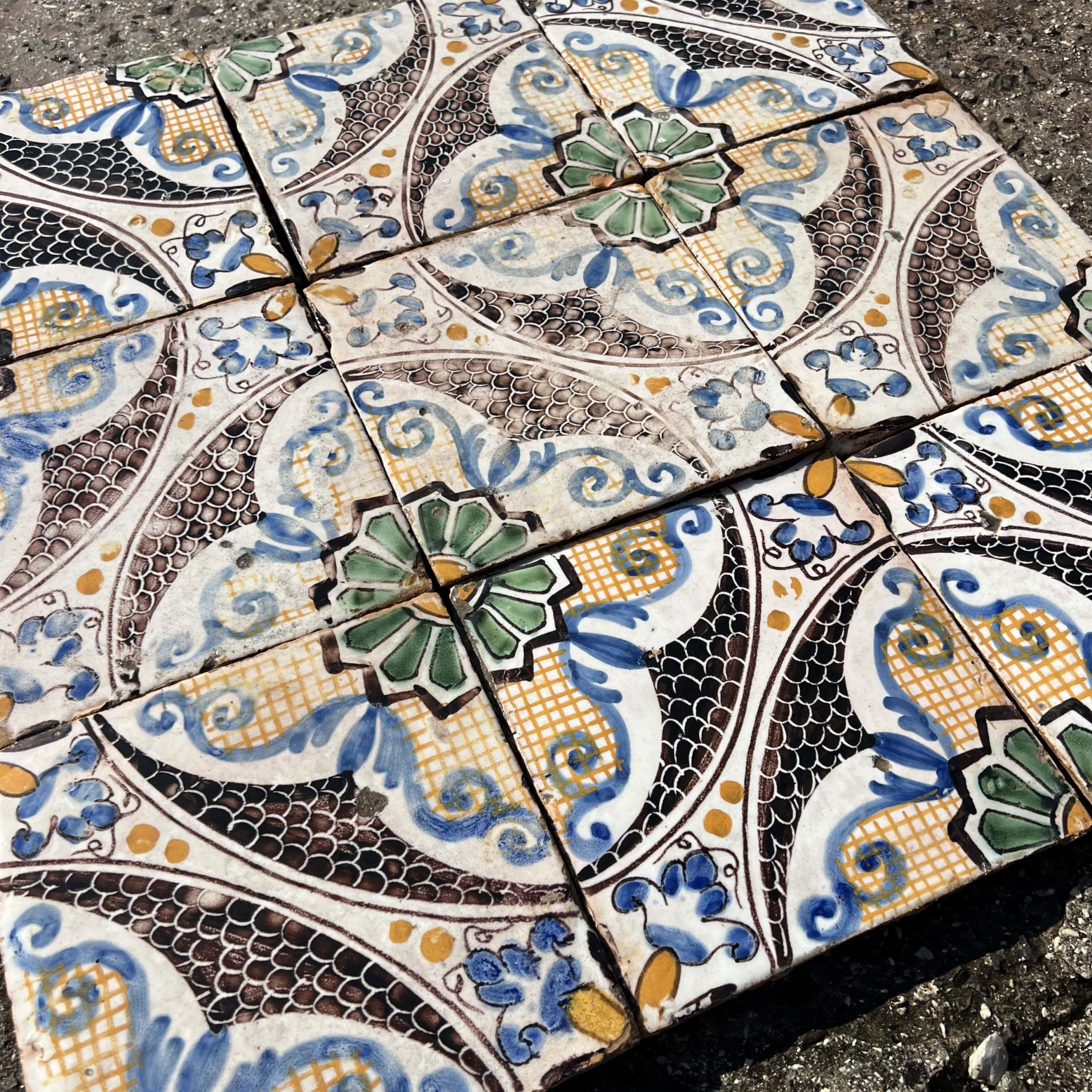 Ancient decorated majolica - MAI 149