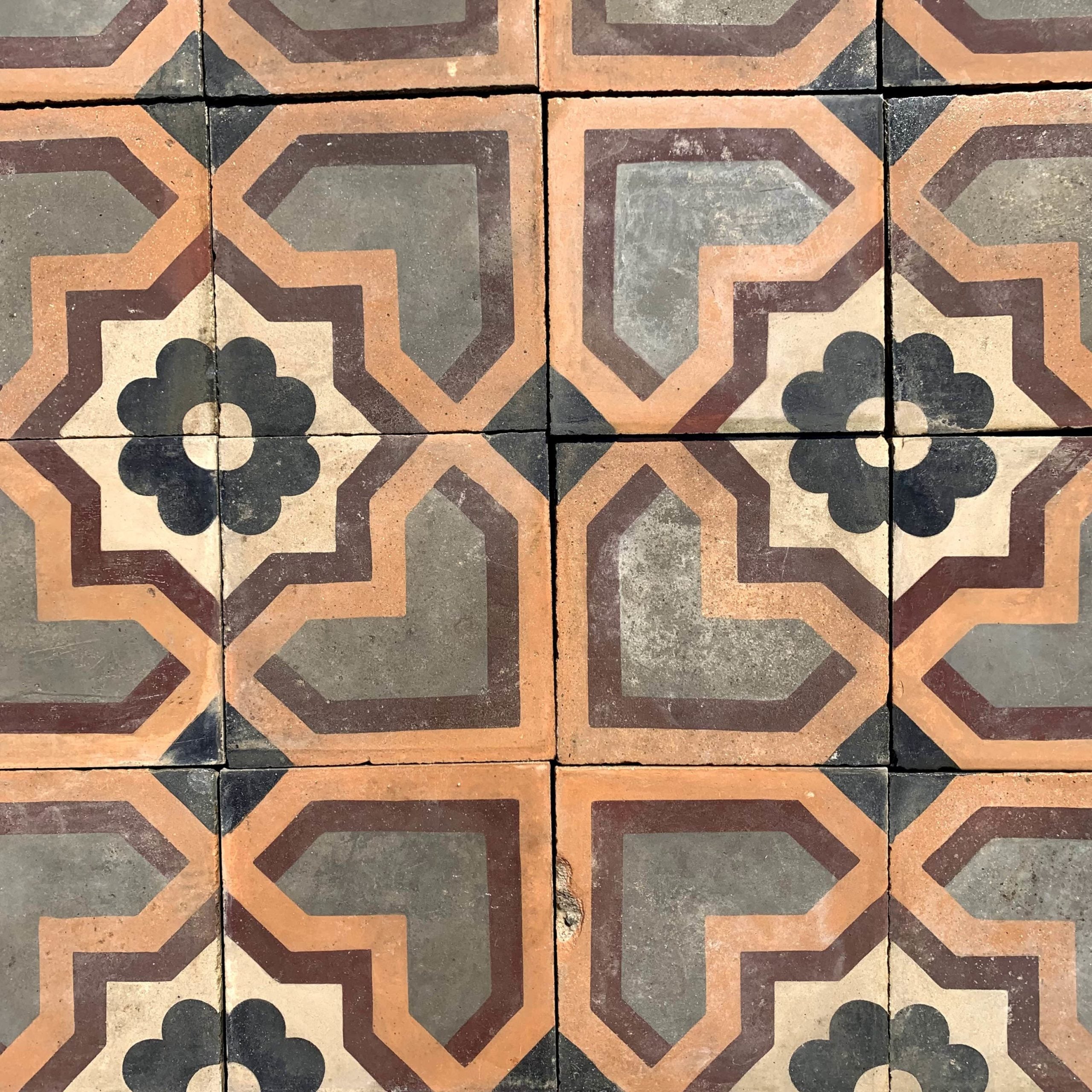 Pavimento in pastina con fiore blu - CEM 018